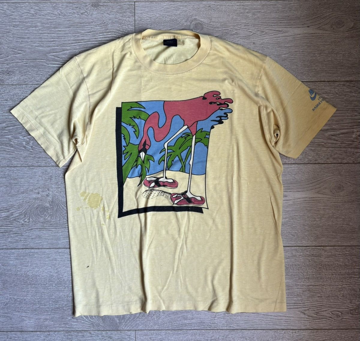 Nike Vintage 80s Nike flamingo tshirt (blue tag) Size US L / EU 52-54 / 3 - 1 Thumbnail