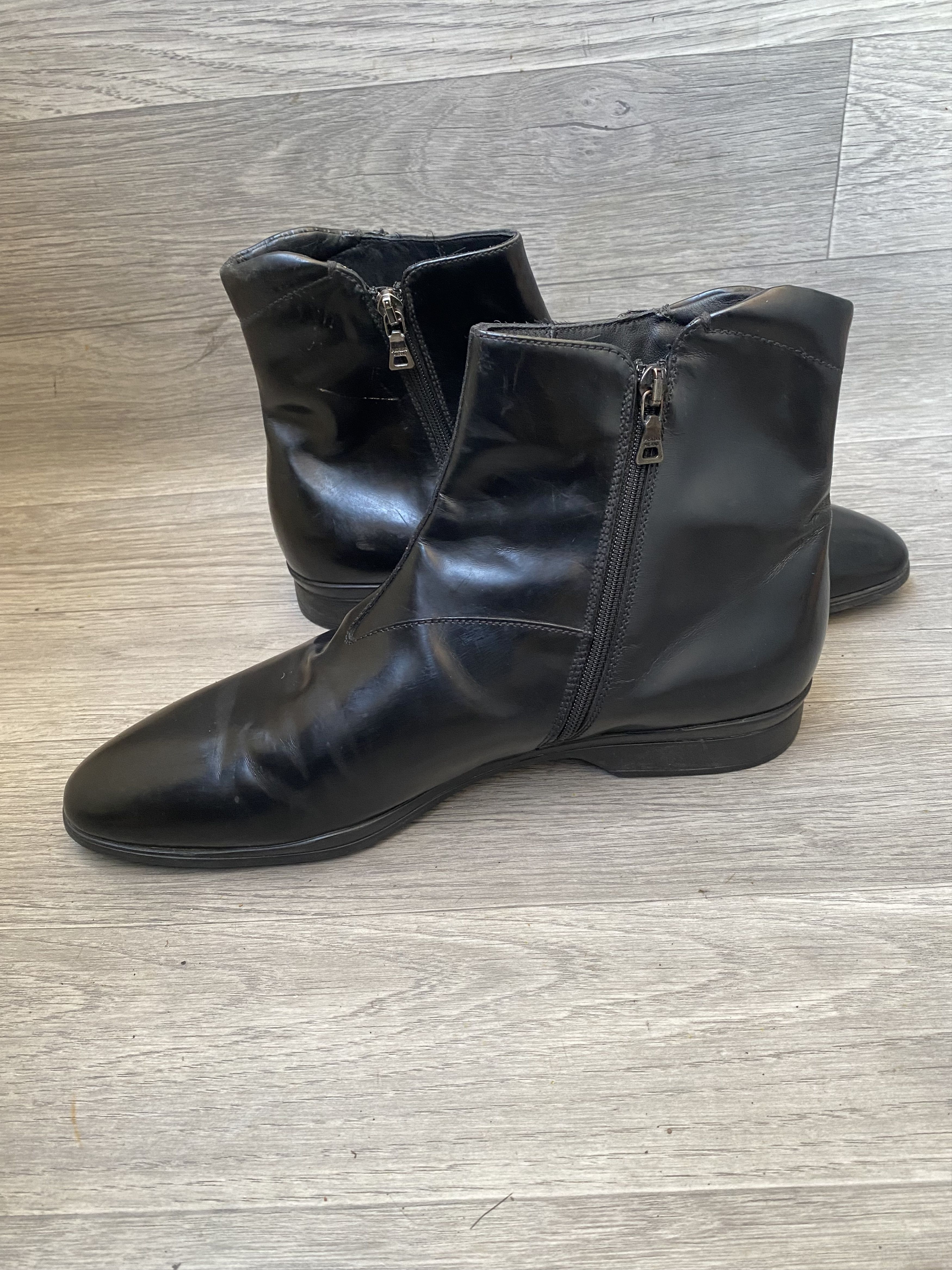 Prada Prada chelsea black patent leather boots sz 41 Size US 8 / EU 41 - 11 Thumbnail