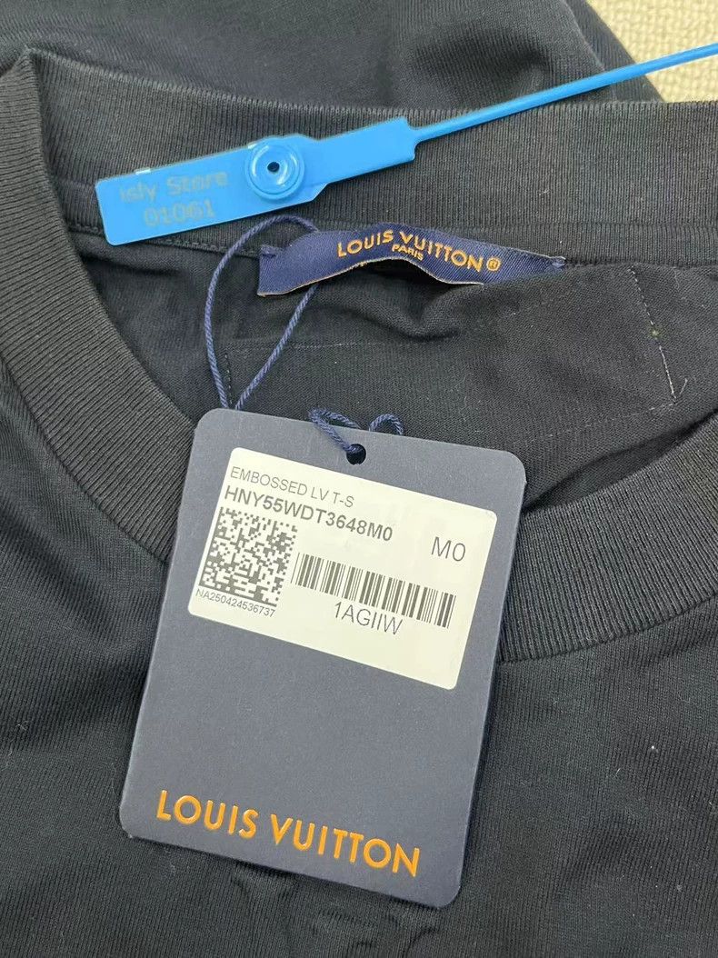 Louis Vuitton Louis Vuitton Logo Solid Short Sleeve T-Shirt Size US M / EU 48-50 / 2 - 5 Thumbnail