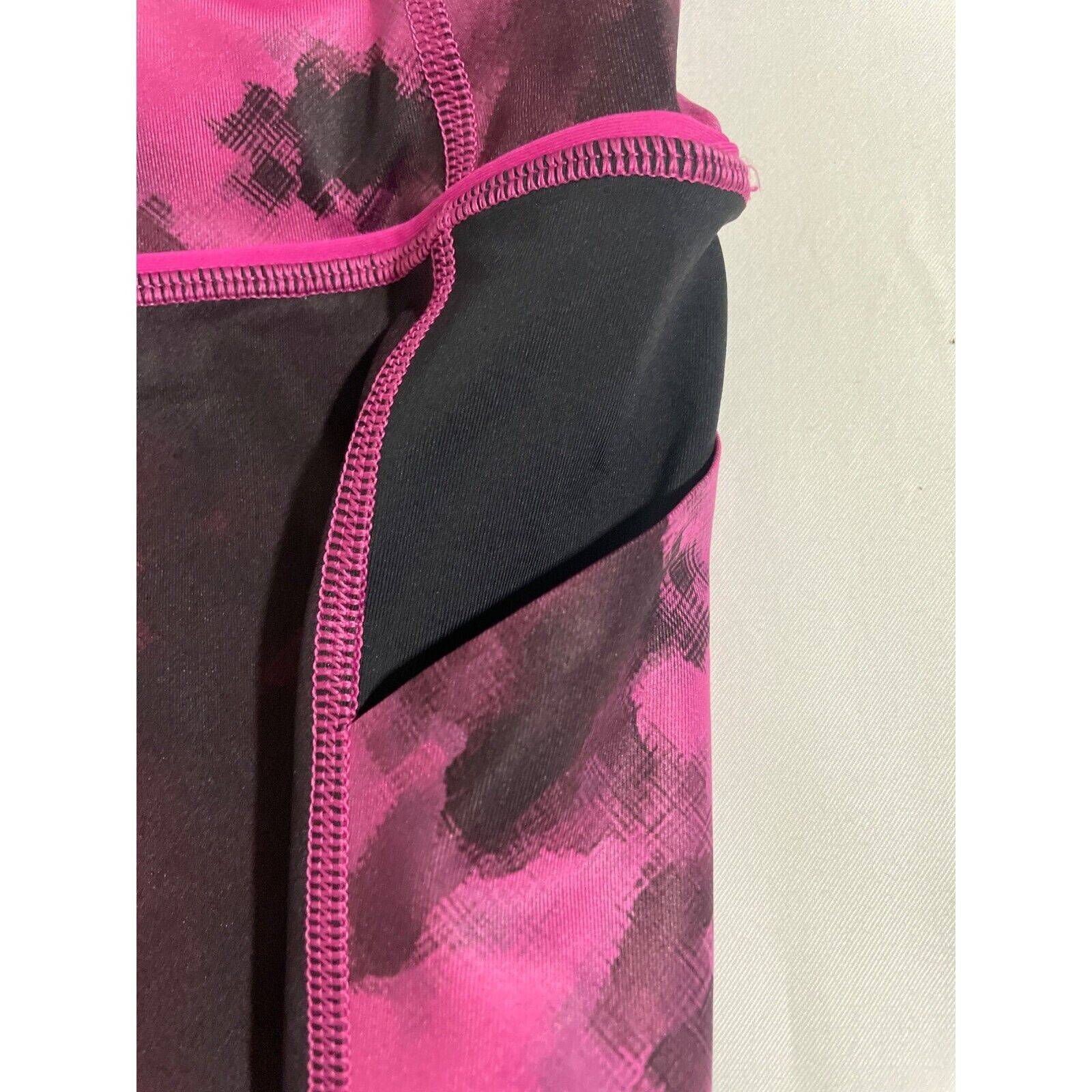 Lululemon Lululemon Leggings Pace Rival Crop Pixie Raspberry Size 6 Size 28" / US 6 / IT 42 - 6 Thumbnail