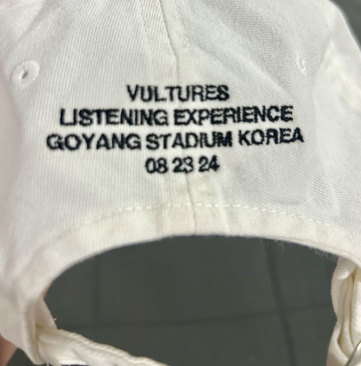 Yeezy Yeezy Vultures Korea Exclusive Strap Back Hat "White" Size ONE SIZE - 6 Thumbnail