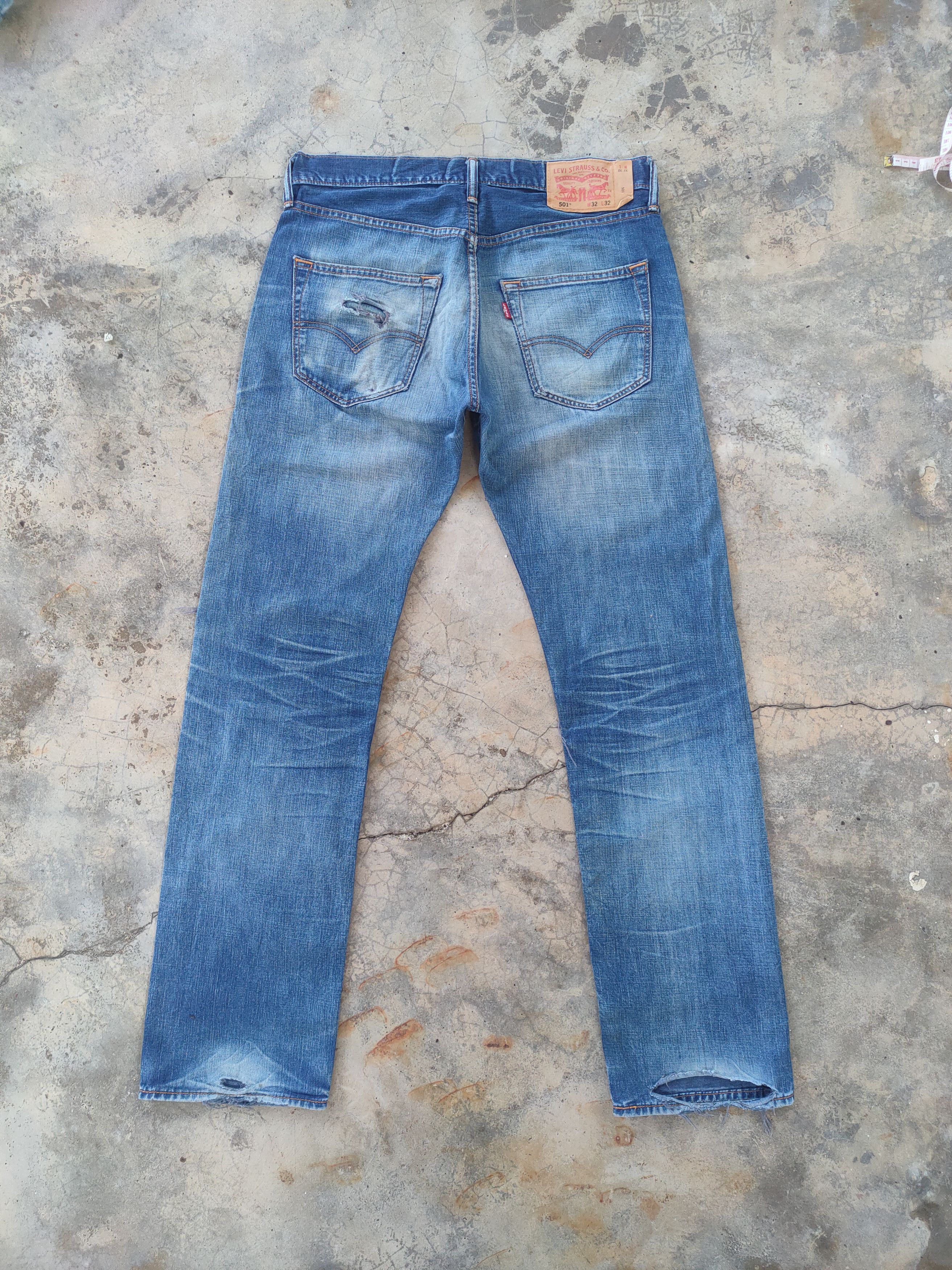 Levi's VINTAGE LEVI'S 501 PREMIUM RIPPED FADED JEANS DENIM PANTS Size US 33 - 9 Thumbnail