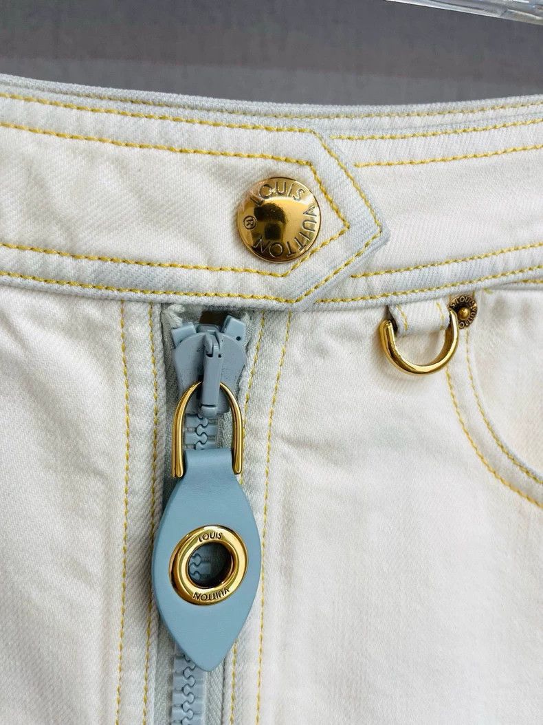 Louis Vuitton Louis Vuitton White denim skirt Size 35" - 2 Thumbnail