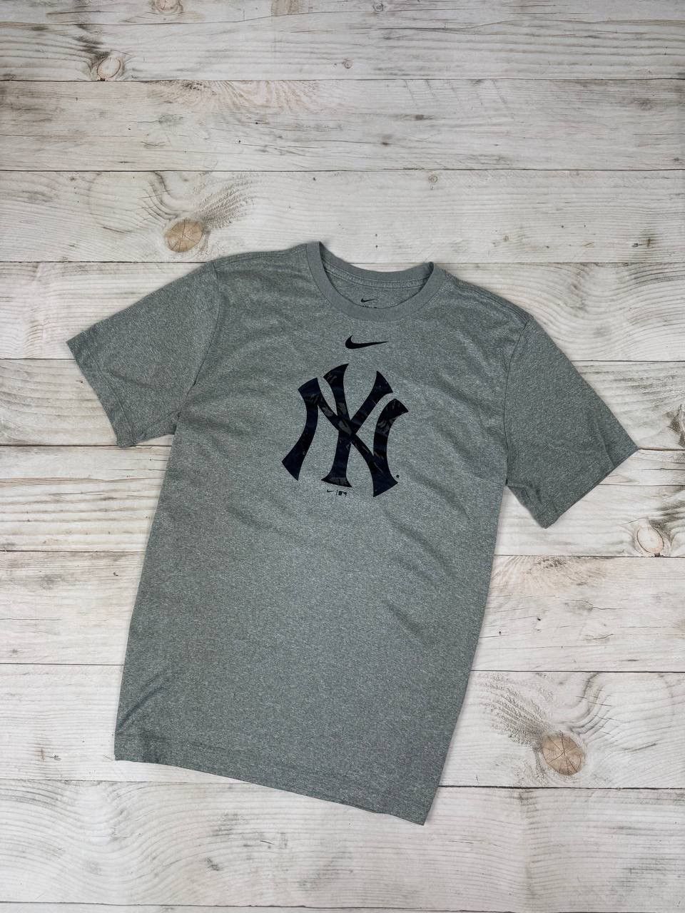 New York Yankees Nike New York Yankees T Shirt Big Logo Size US L / EU 52-54 / 3 - 1 Thumbnail