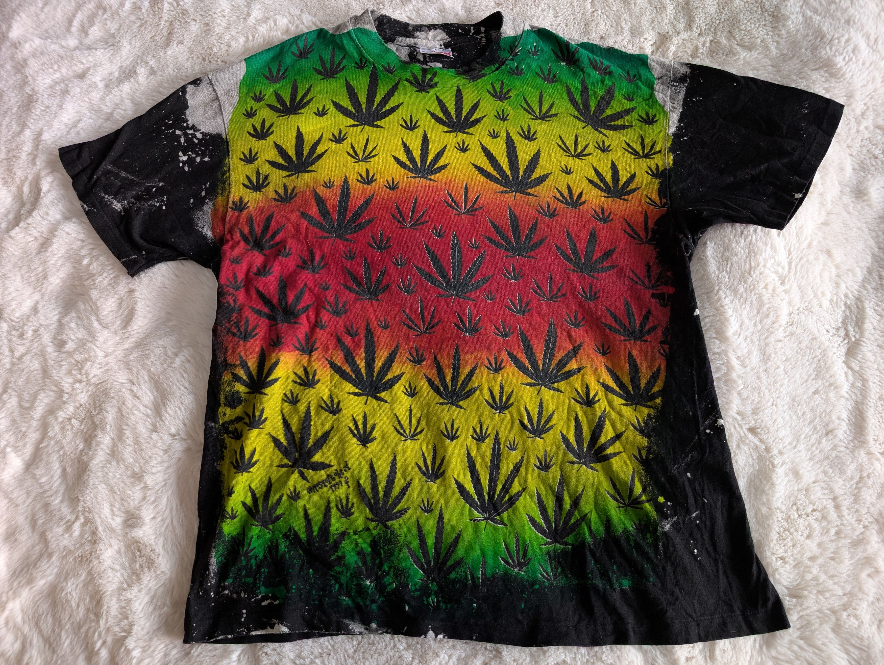 Hanes Vintage 1992 Mosquitohead Weed all over print shirt XL Size US XL / EU 56 / 4 - 1 Thumbnail