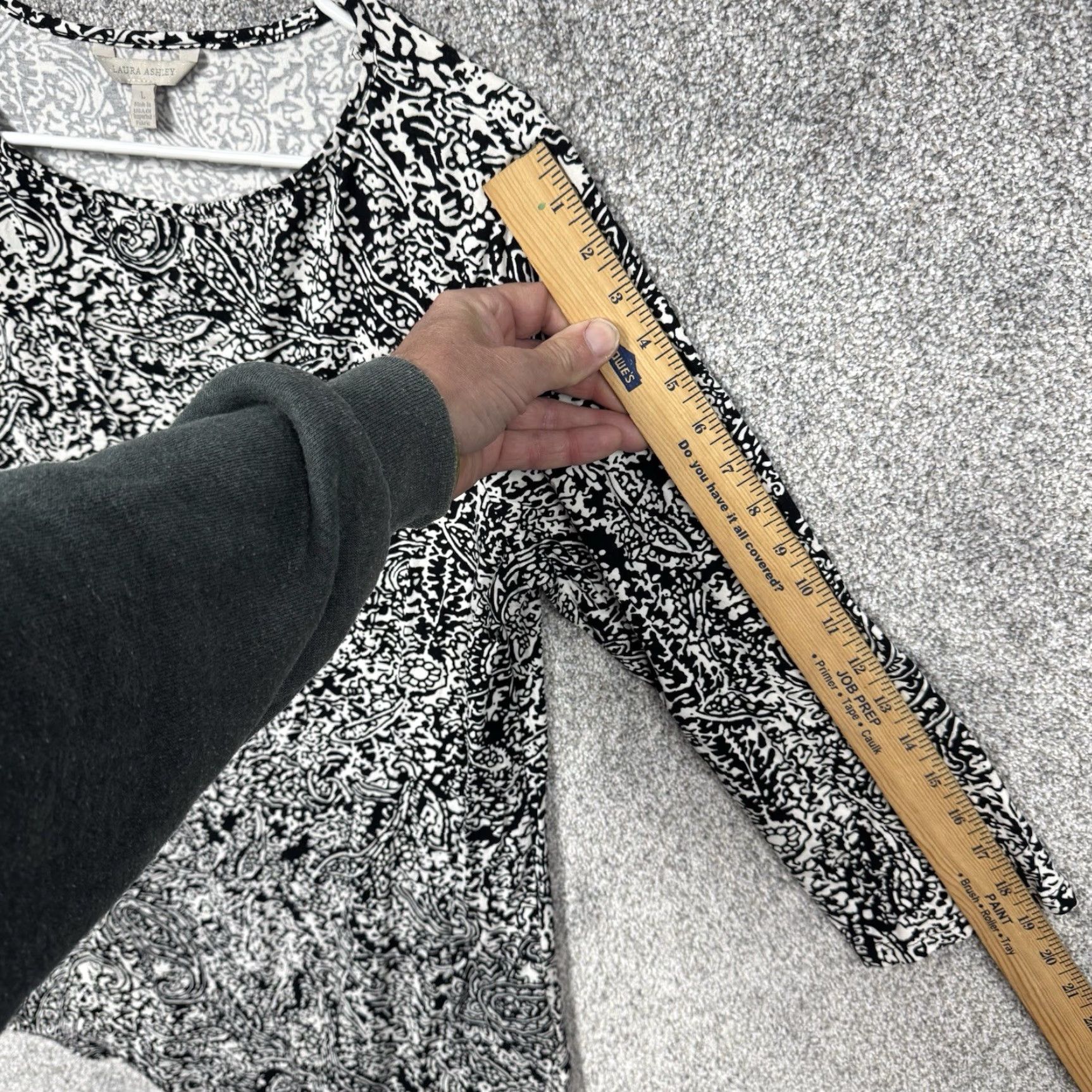 Laura Ashley VINTAGE Laura Ashley Top Paisley Blouse Tunic 3/4 Sleeve Black Women L Round Neck Office Workwear Classic Peasant Modern Seasonal Lightweight Size L / US 10 / IT 46 - 3 Thumbnail