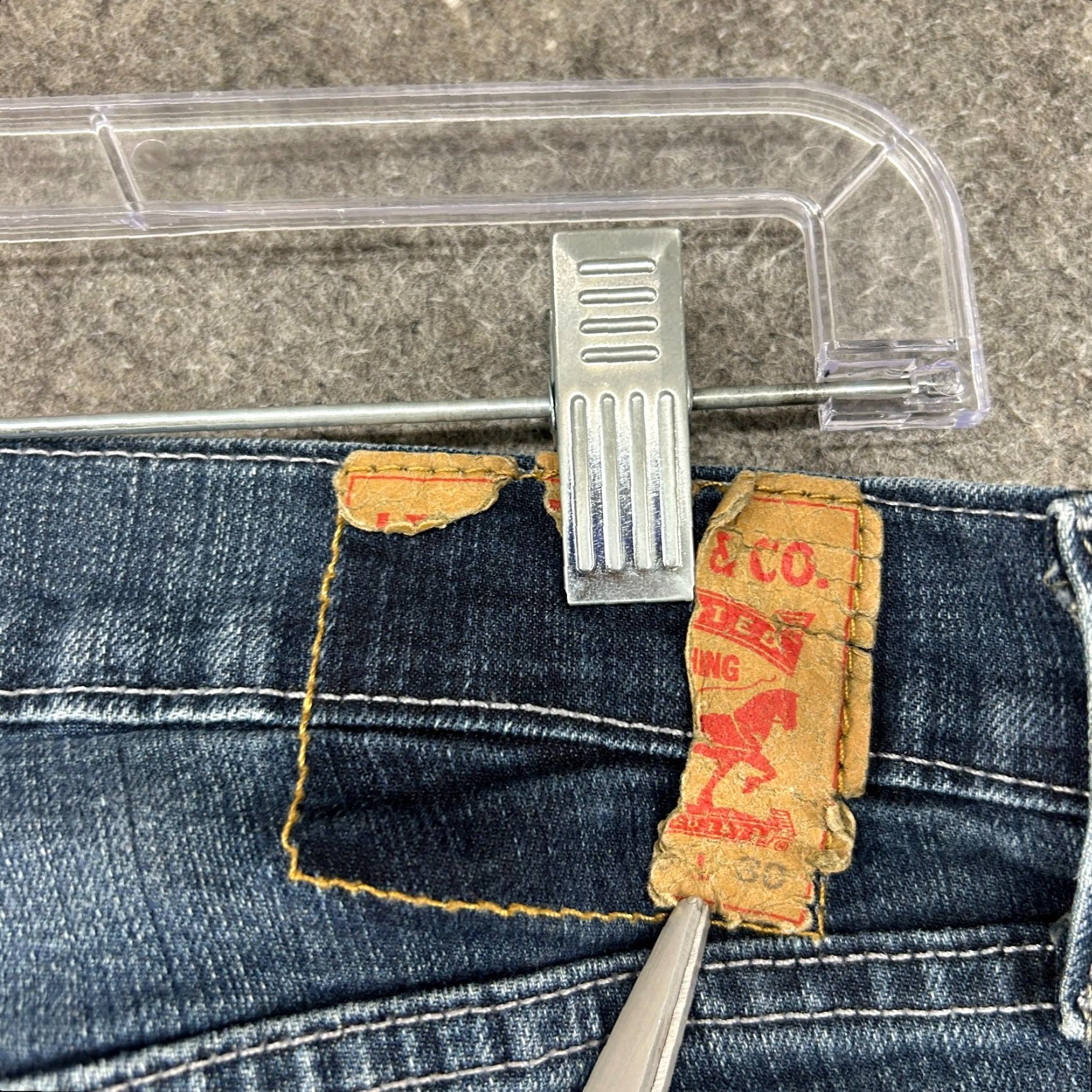 Levi's Levis 505 Jeans Mens 30x30 Blue Regular Fit Straight Leg Dark Wash Stretch Flex Size US 30 / EU 46 - 2 Thumbnail