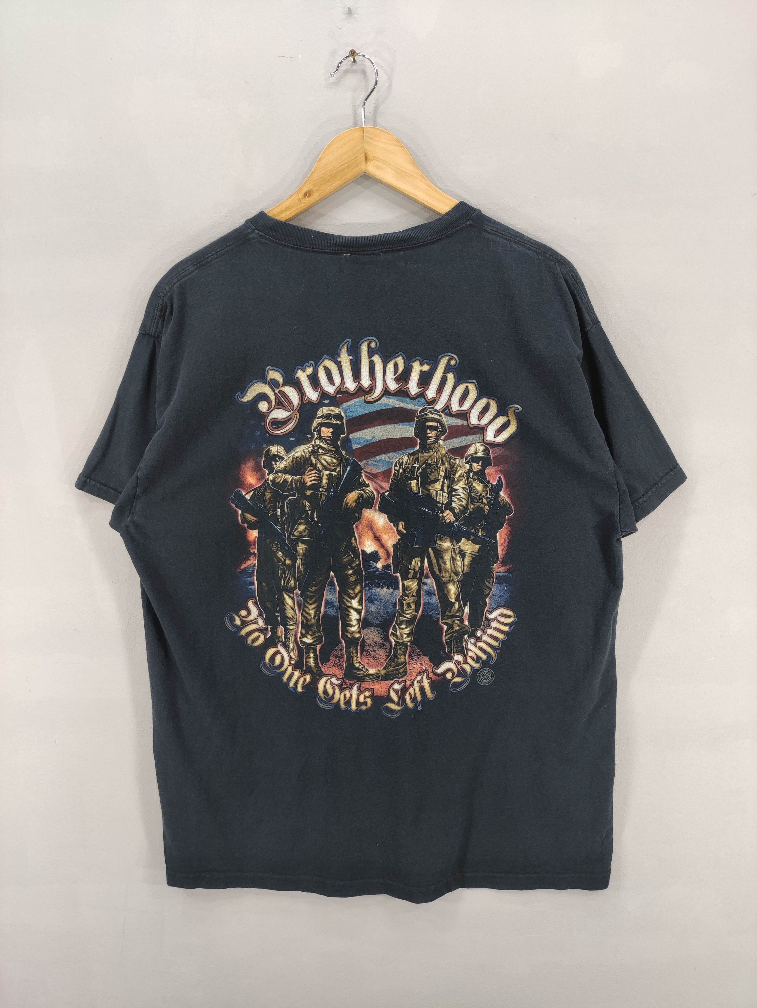Fruit Of The Loom Vintage Brotherhood No One Gets Left Behind Tshirt Size US M / EU 48-50 / 2 - 1 Thumbnail