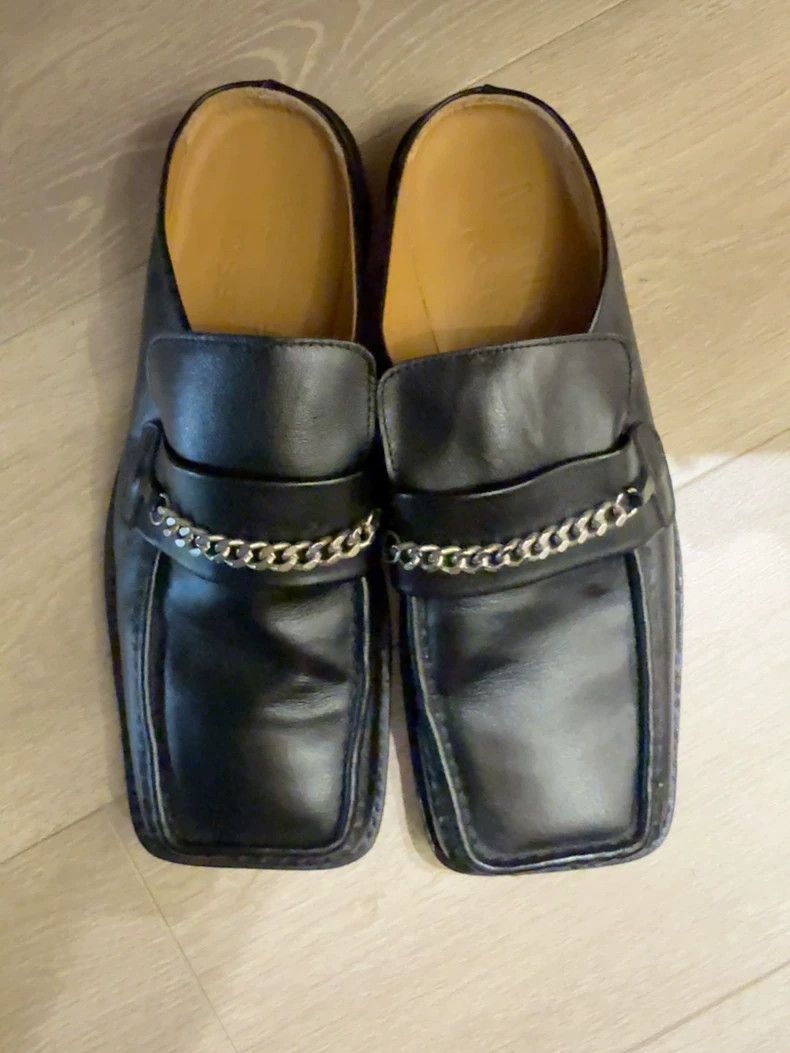 Martine Rose Martine Rose Black chain half slippers Size US 7.5 / IT 37.5 - 1 Thumbnail