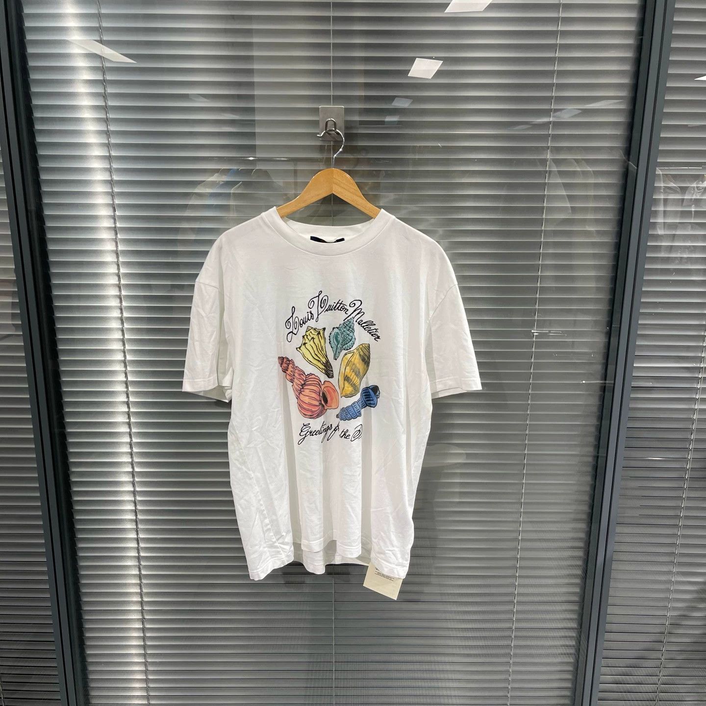Louis Vuitton Louis Vuitton NIGO Conch Embroidery Logo SS L Size US L / EU 52-54 / 3 - 1 Thumbnail