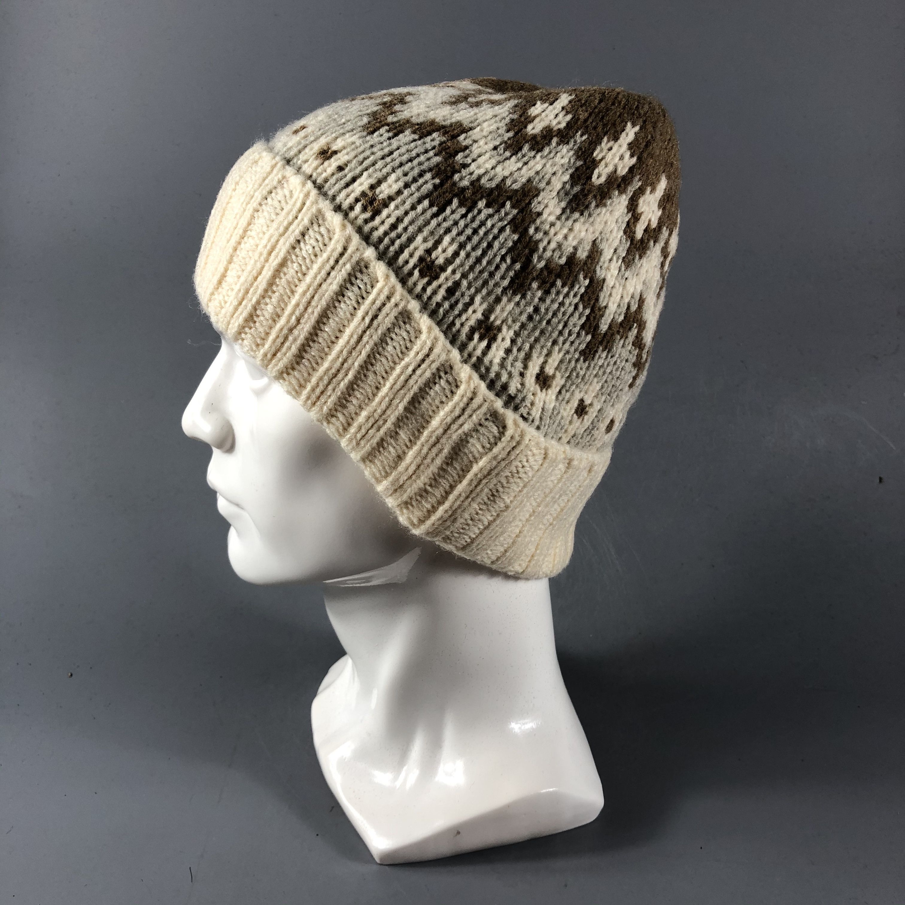 Uniqlo Fair Isle Bobble Beanie Snowcap Snow Hat B608