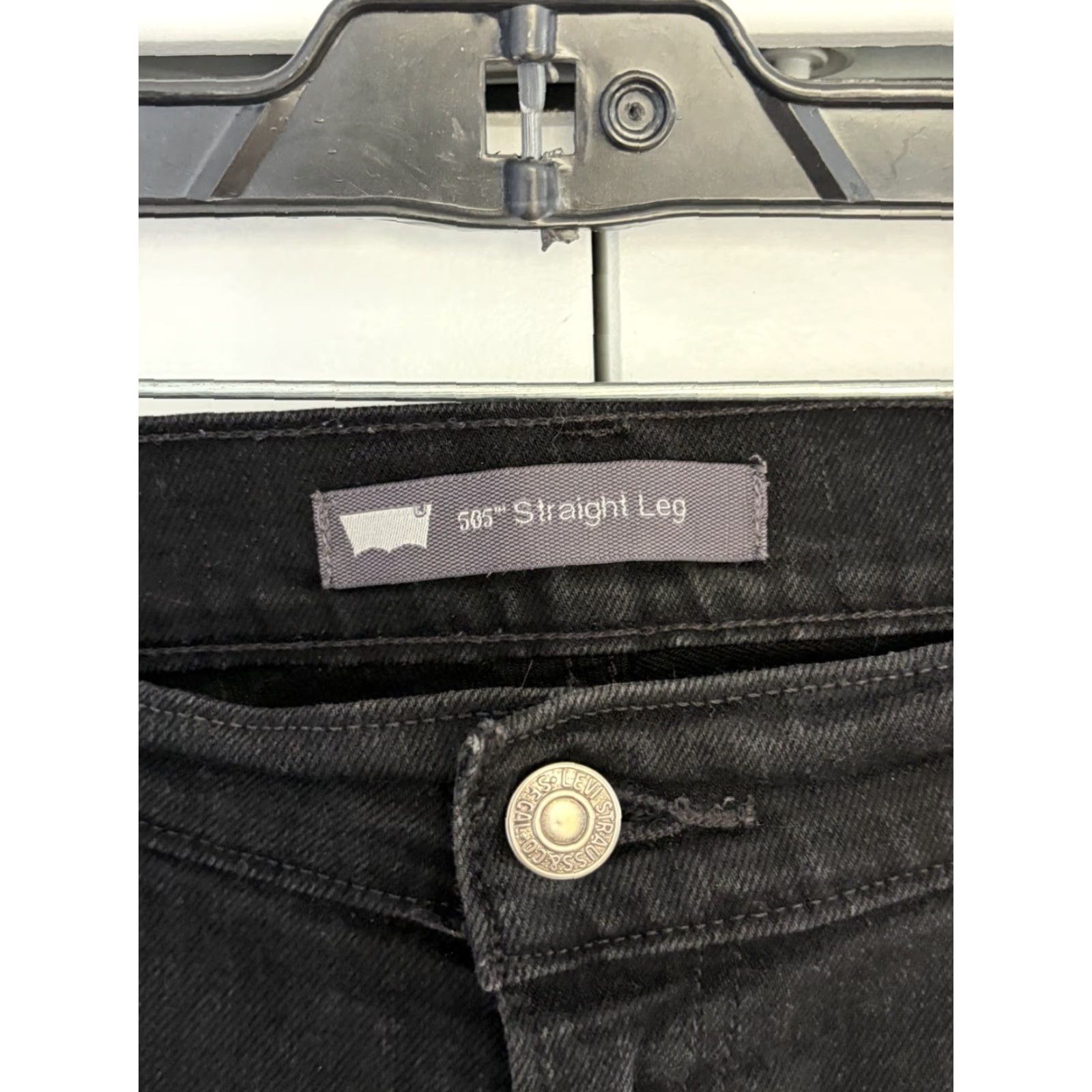 Levi's VINTAGE? No. Levi's 505 Straight Leg Jeans Womens Black Denim size 16L 33x34 Regular Stretch 5-Pocket Dark Wash Straight Size 38" / US 16 / IT 52 - 4 Thumbnail
