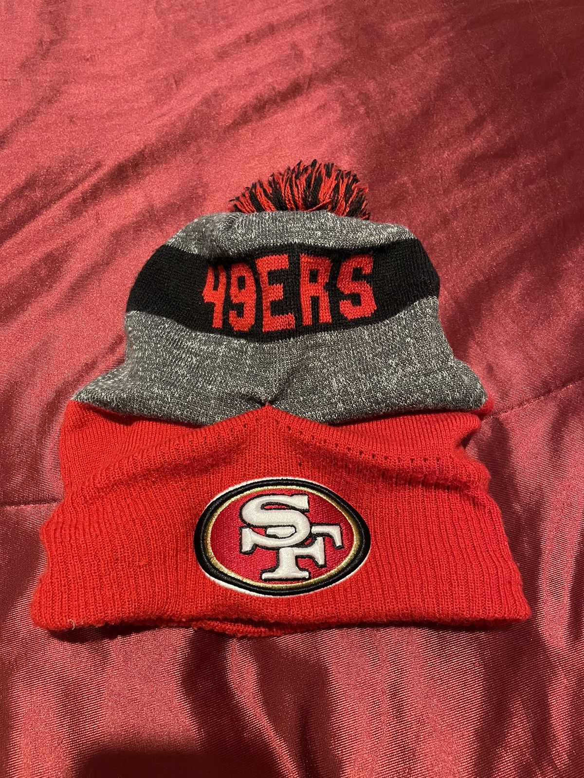 New Era 49ers New Era Pom Beanie NFL Red Size ONE SIZE - 1 Thumbnail