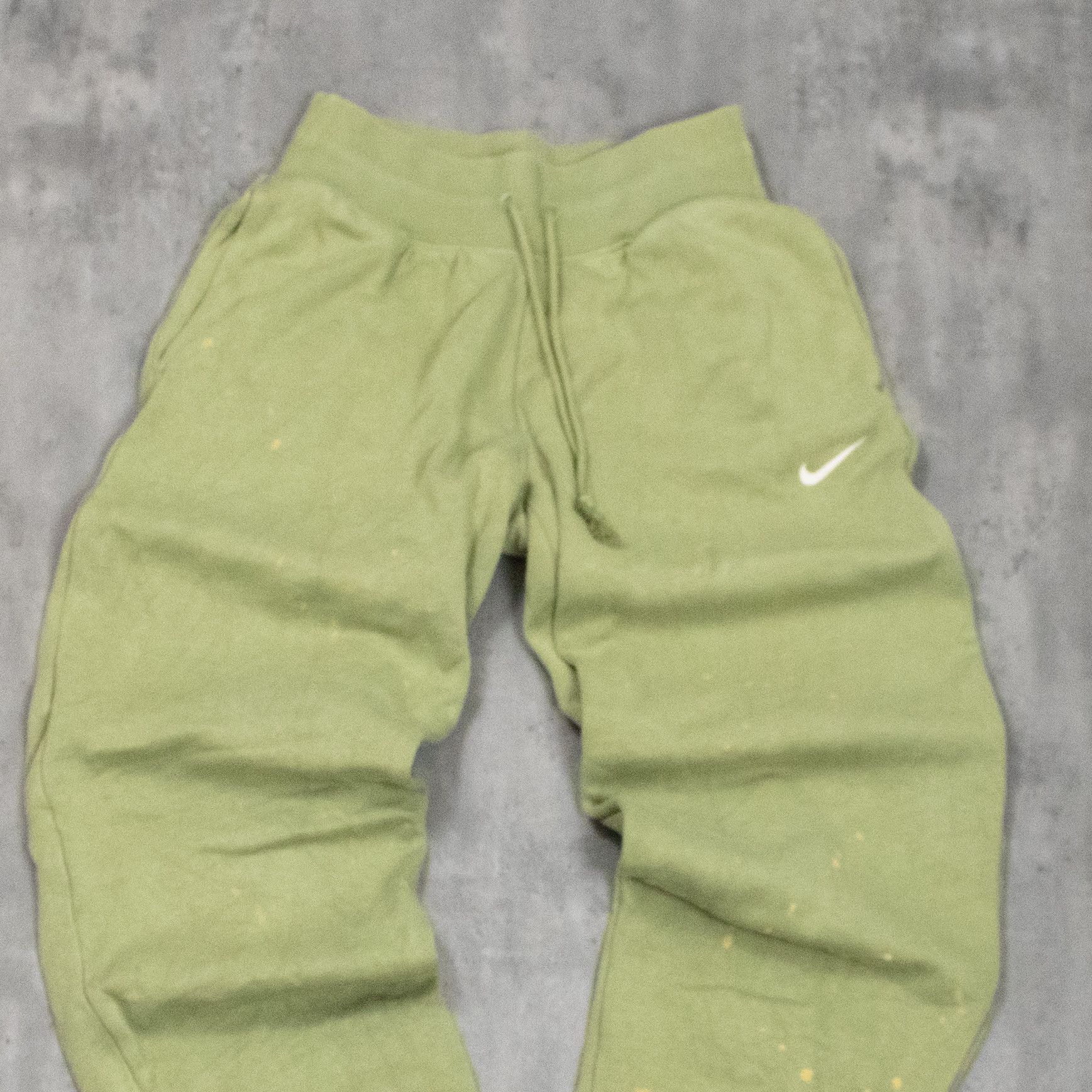 Nike Nike Bleached Sage Green Baggy Relax Fit Cuffed Sweat Pant's Size US 26 / EU 42 - 3 Thumbnail
