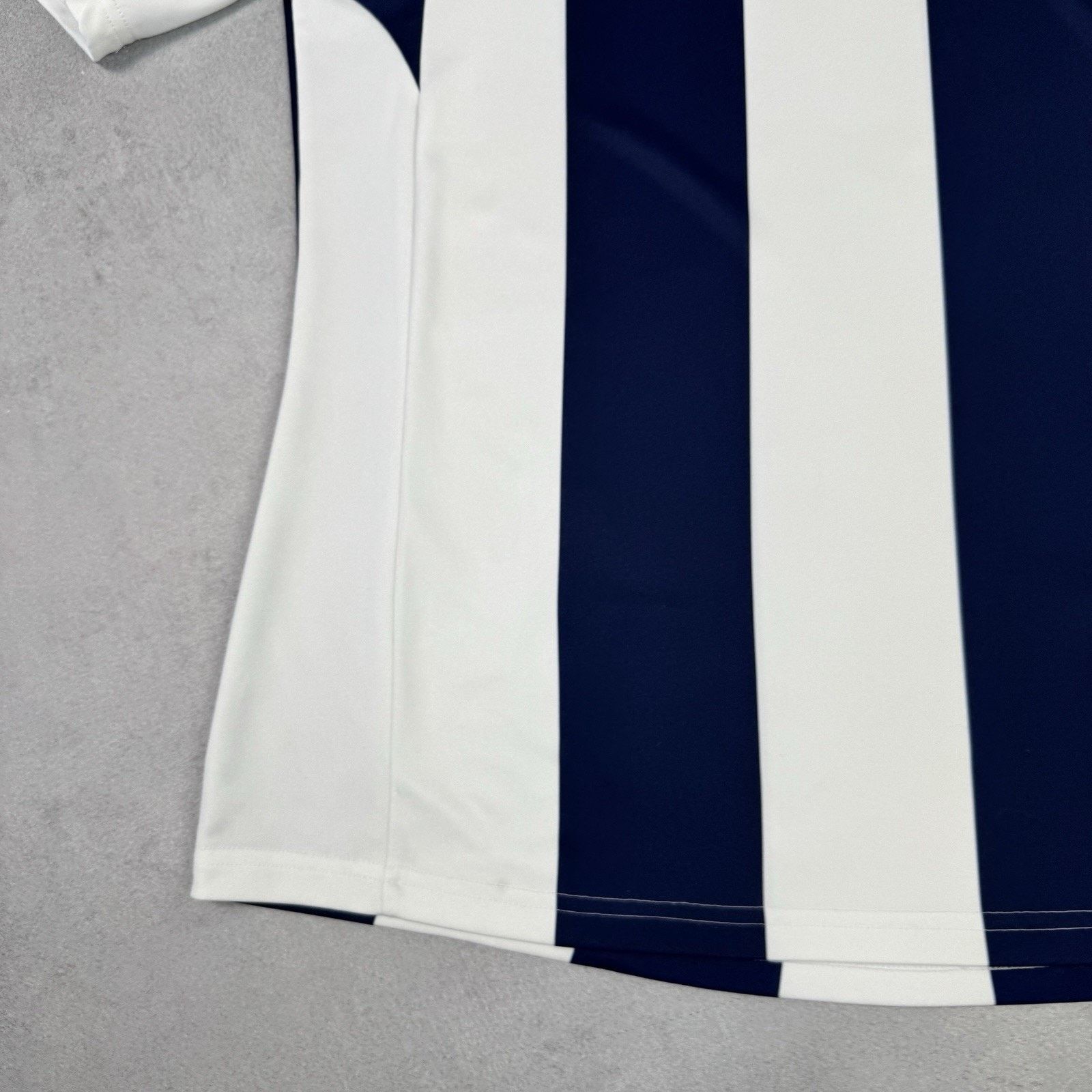 Adidas Vintage West Bromwich Albion 2013 2015 Soccer Jersey Size M Size US M / EU 48-50 / 2 - 9 Thumbnail