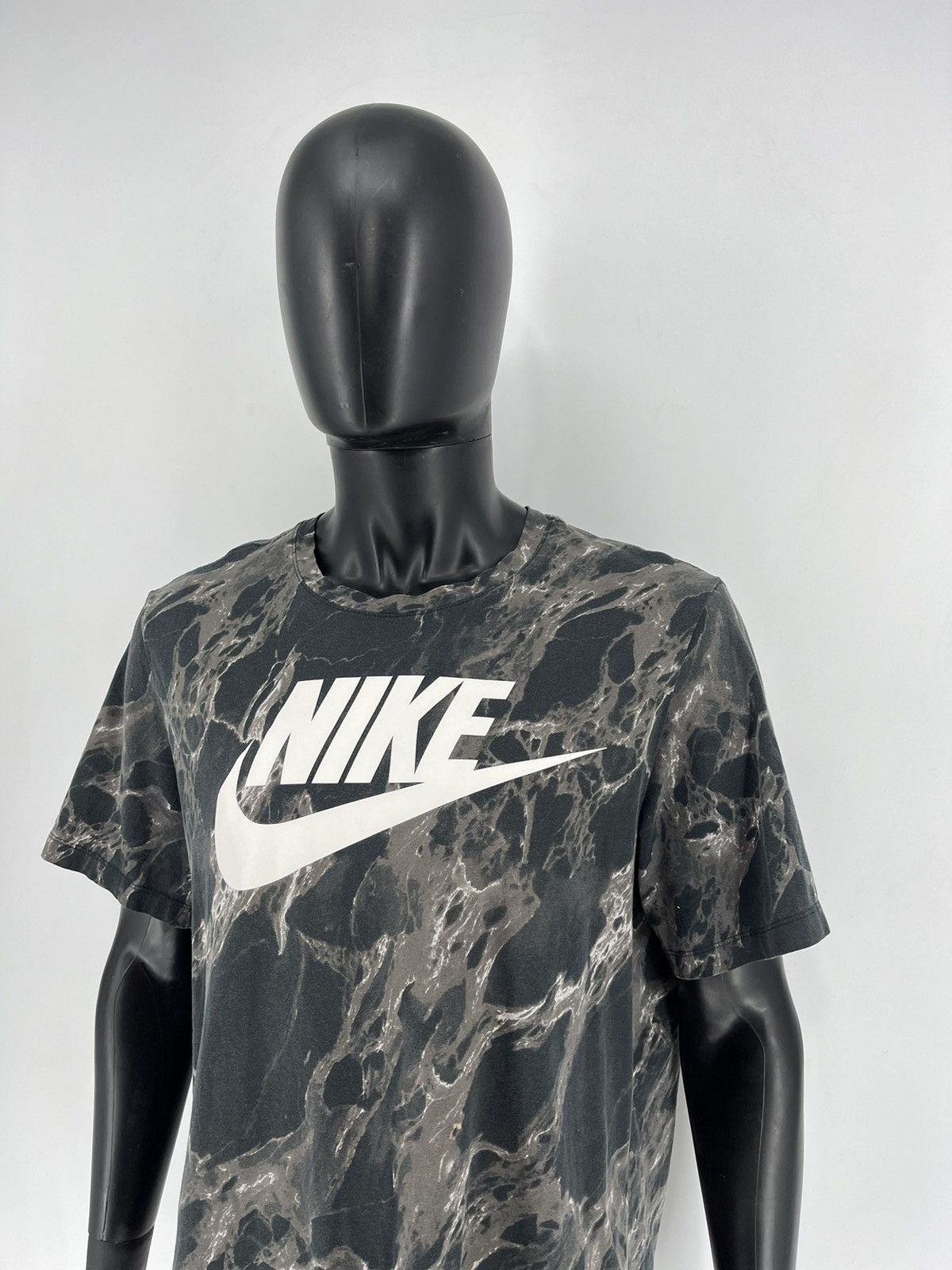 Nike × Vintage Nike Vintage Fire T-Shirt Y2K Nike Big Swoosh Streetwear Size US XL / EU 56 / 4 - 4 Thumbnail