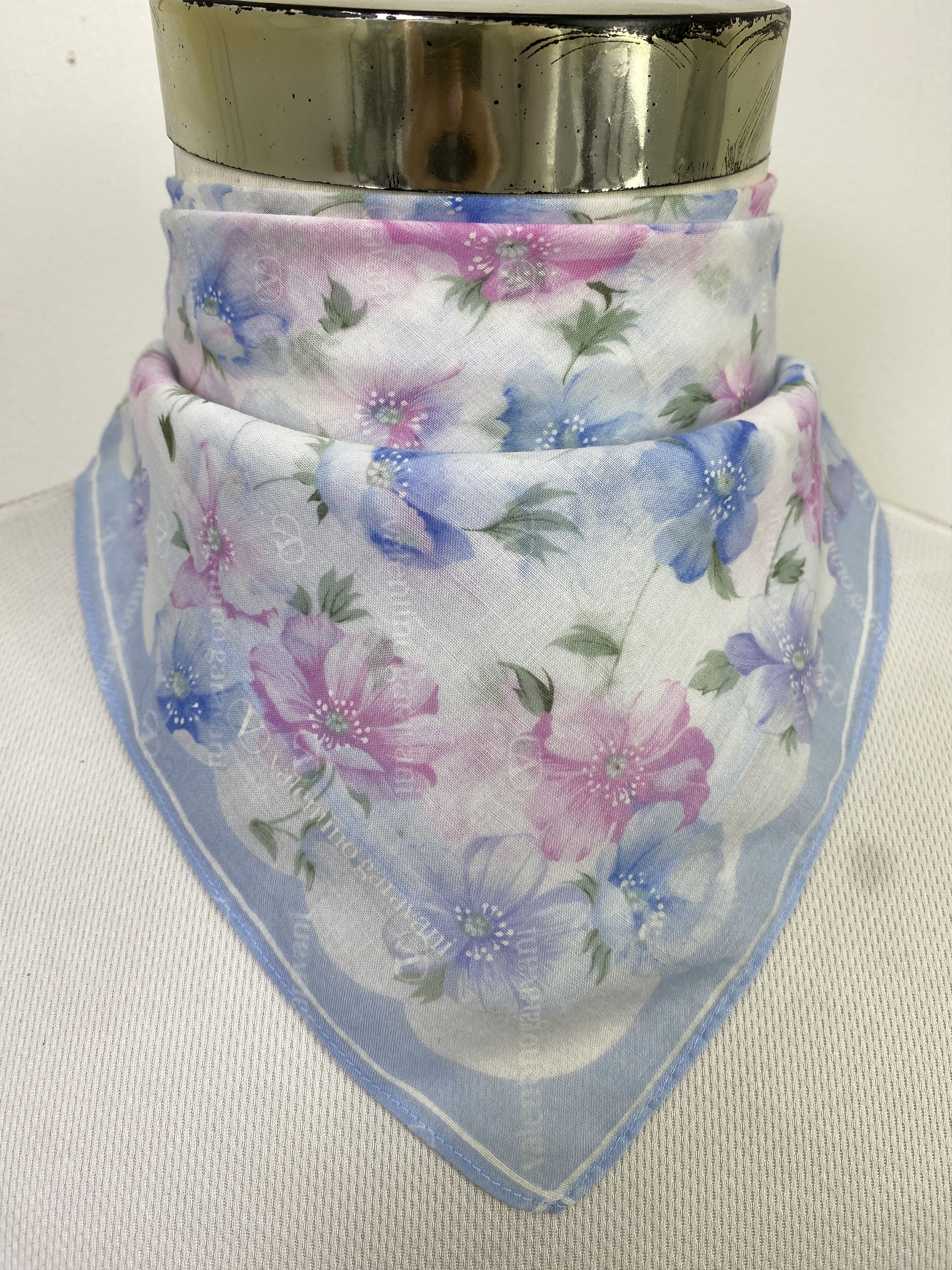 Valentino Valentino Garavani Handkerchief / Neckerchief KT0179 Size ONE SIZE - 2 Thumbnail