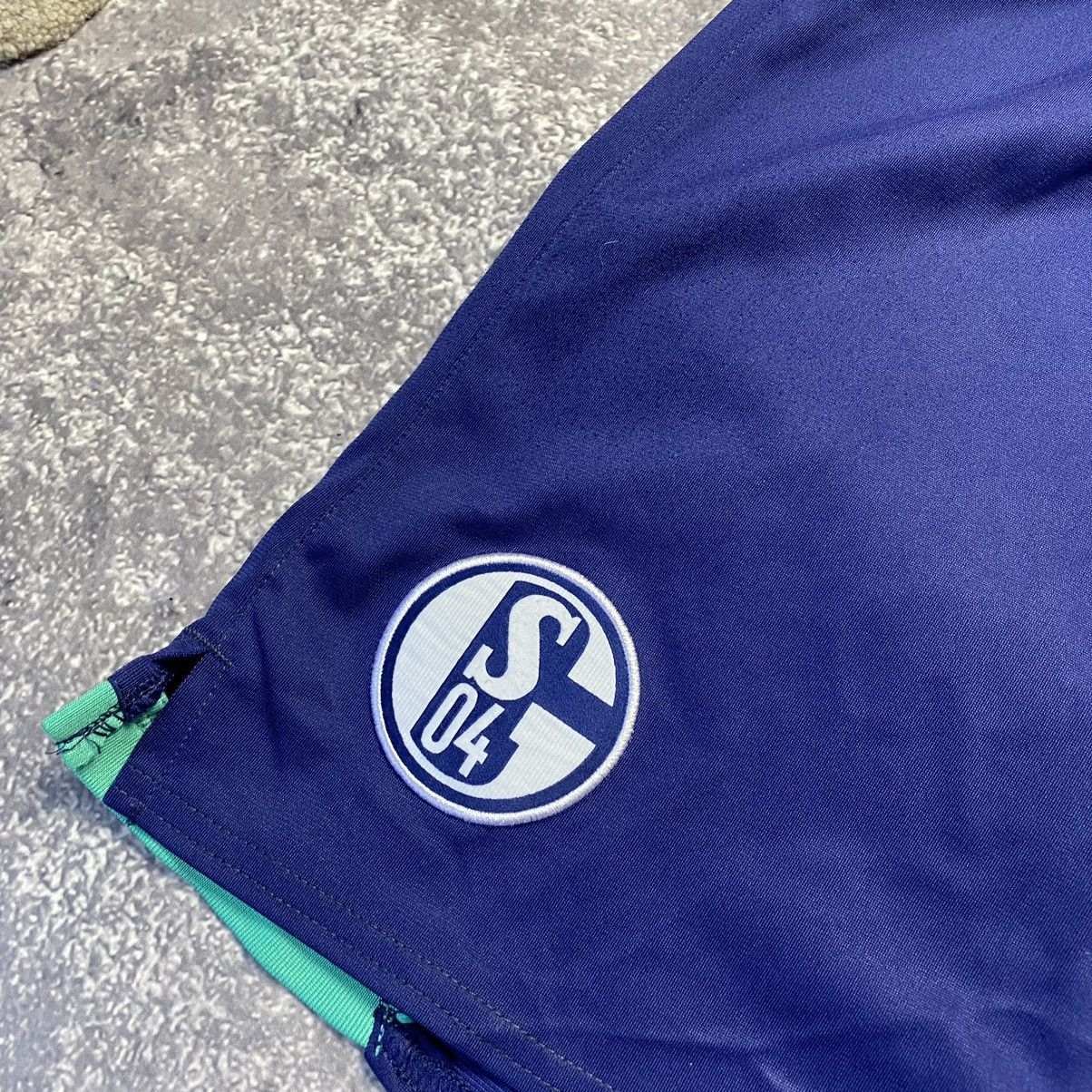 Umbro Vintage Adidas FC Schalke 04 small logo soccer shorts Size US 34 / EU 50 - 3 Thumbnail