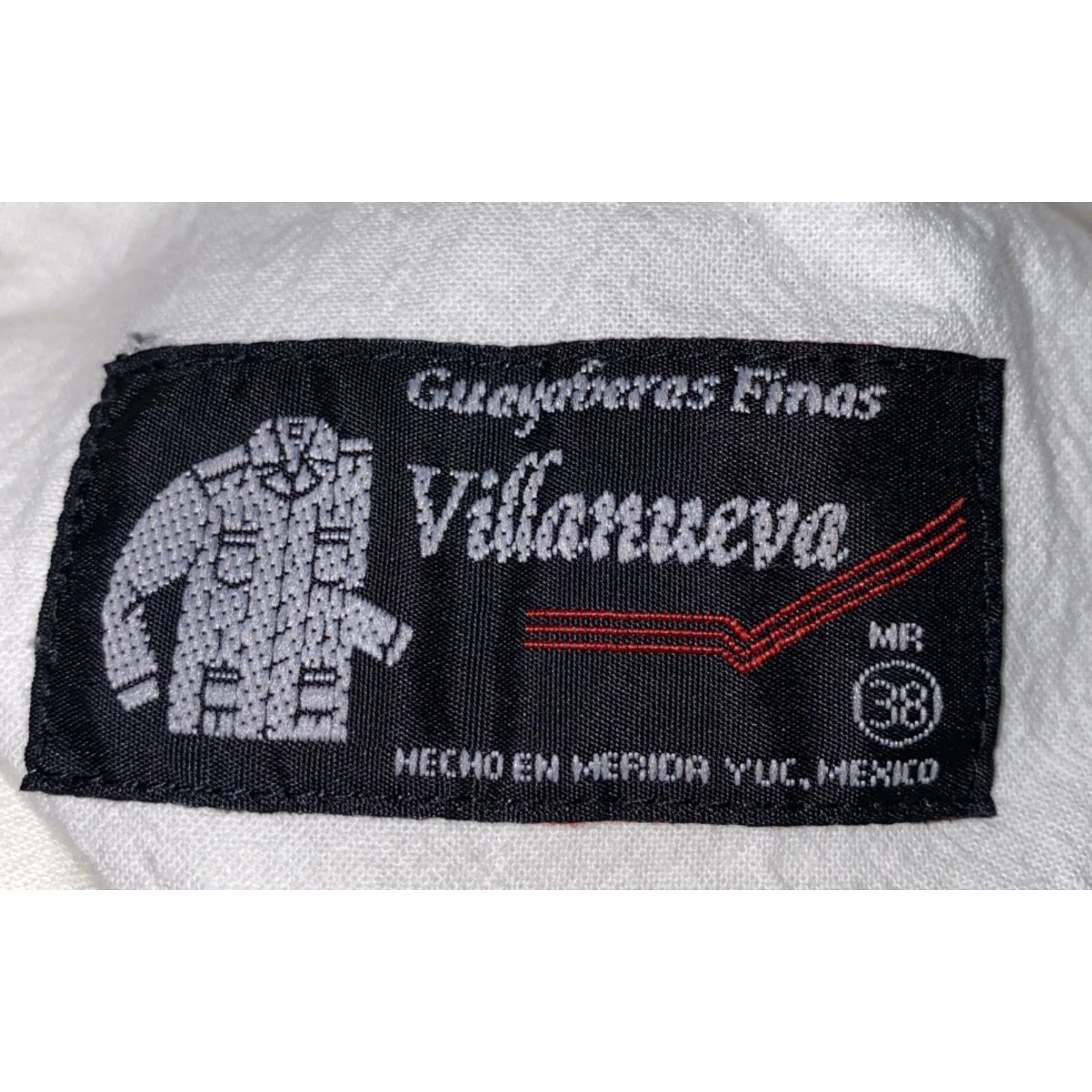 Vintage Villanueva Mens White Embroidered Short Sleeve Button-Up Shirt Size 38 Size US M / EU 48-50 / 2 - 6 Thumbnail