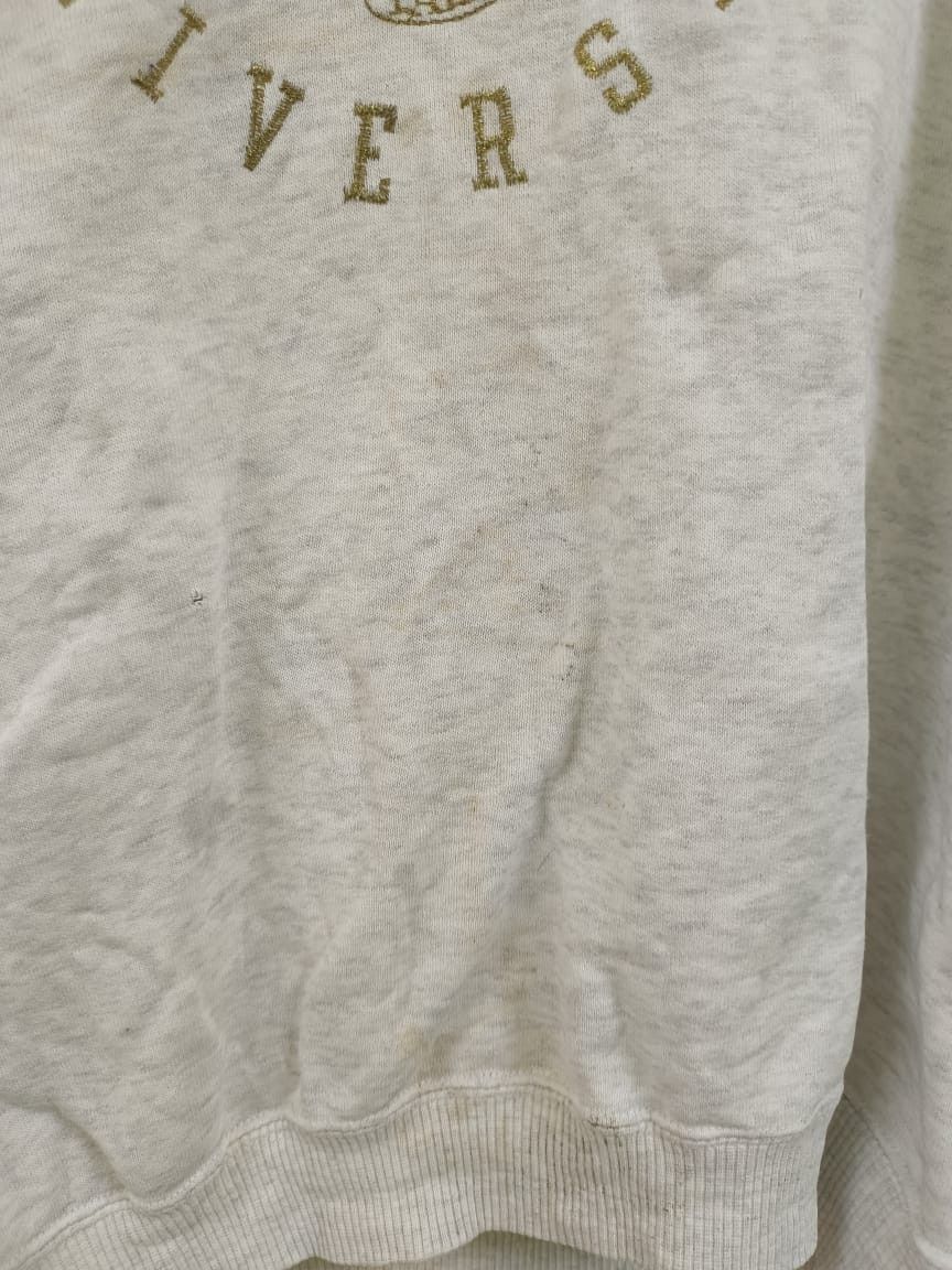 Vintage Vintage 90's Yale University Gold Emboidered Sweatshirt Size US L / EU 52-54 / 3 - 10 Thumbnail
