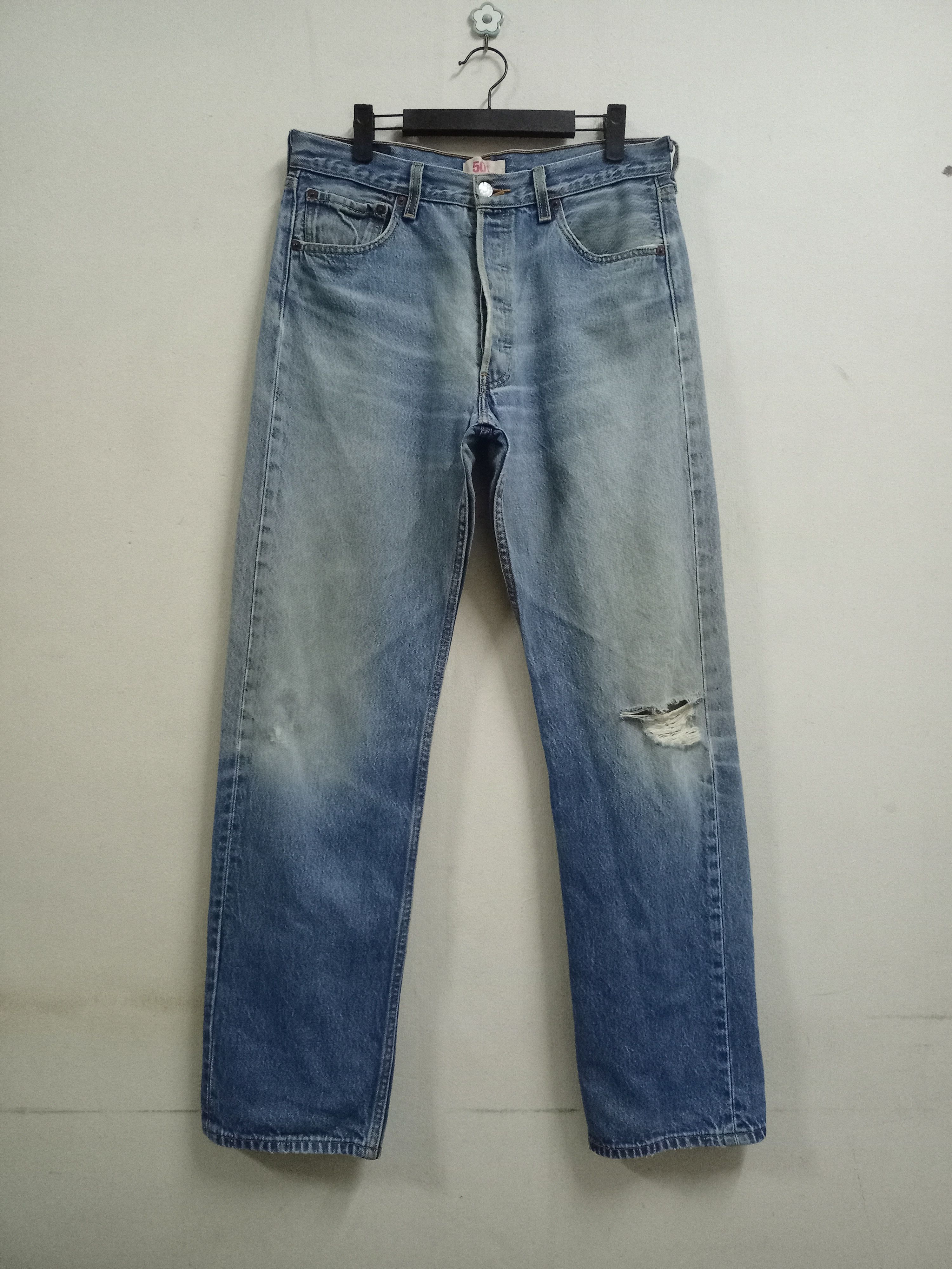 Levi's Vintage 90s Levis 501 Blue Wash Ripped Style Baggy Jeans Size US 32 / EU 48 - 1 Thumbnail
