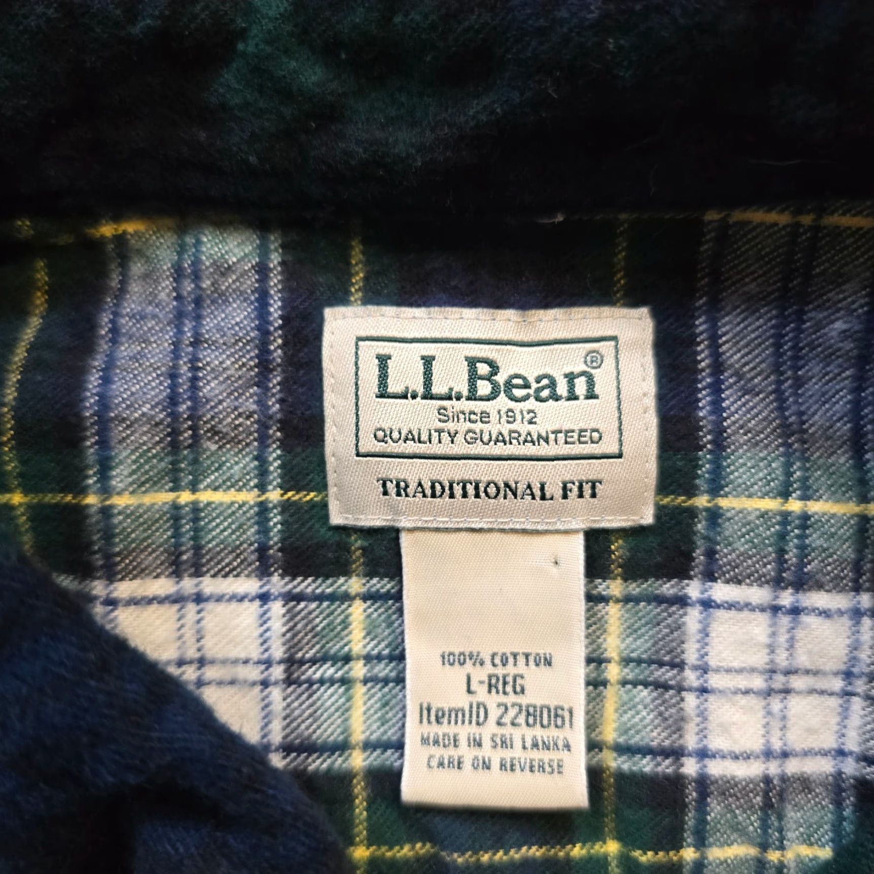 Vintage LL Bean Shirt Men Large Green Black Watch Plaid Patchwork Flannel Casual Outdoor Button-Up Long Sleeve Size US L / EU 52-54 / 3 - 3 Thumbnail