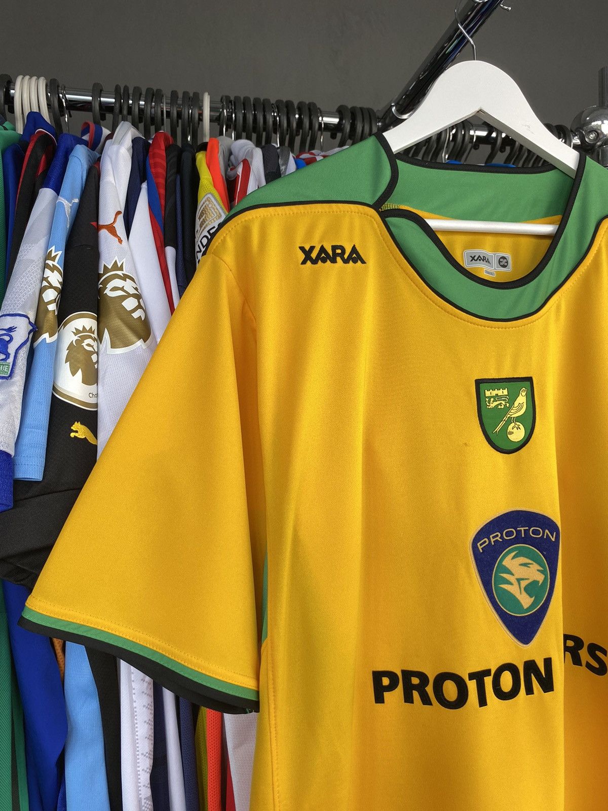 Vintage 2005/06 XARA NORWICH CITY HOME SOCCER FOOTBALL JERSEY SHIRT Size US XL / EU 56 / 4 - 3 Thumbnail