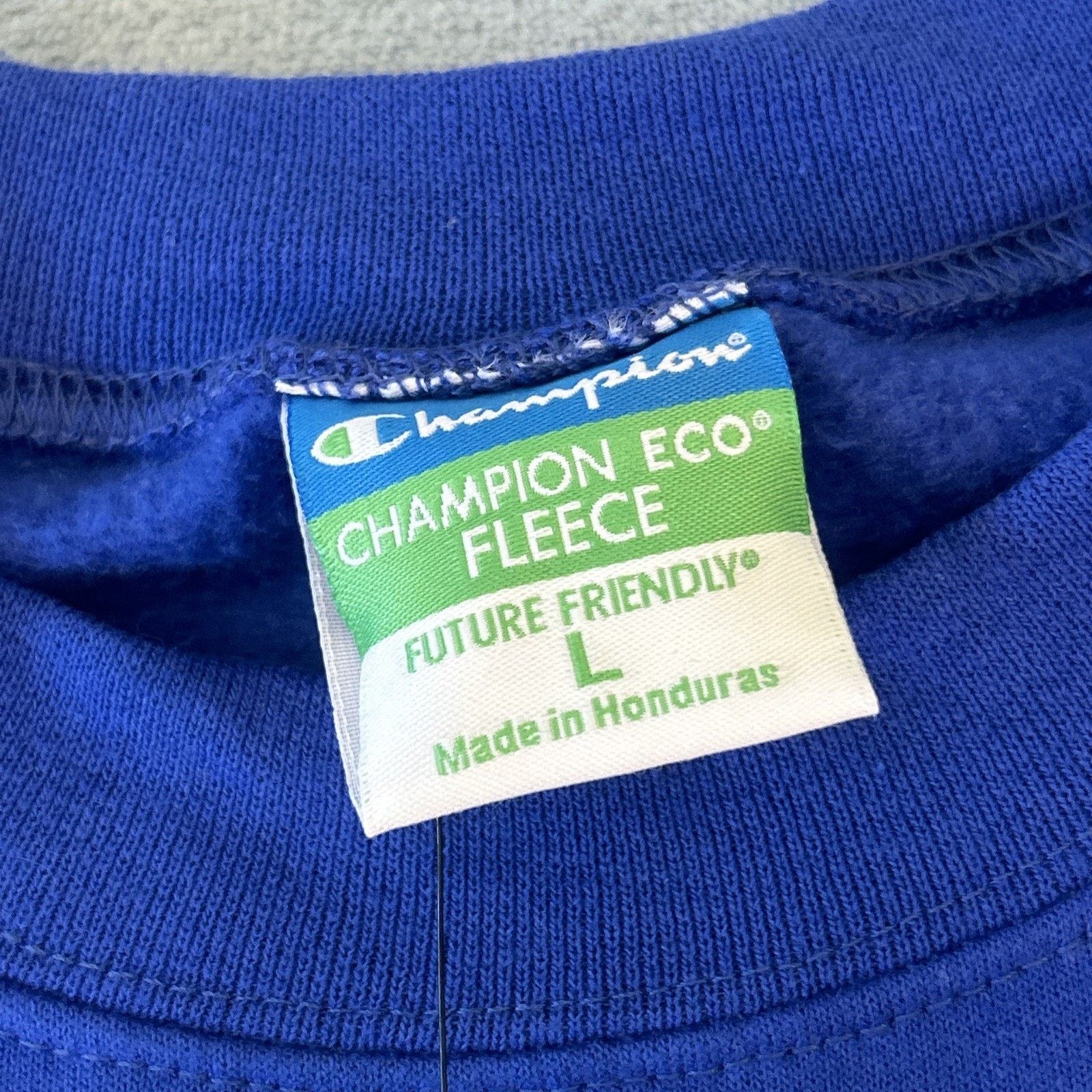 Champion Champion Sweater University Haven Connecticut Large Ornament Size US L / EU 52-54 / 3 - 4 Thumbnail