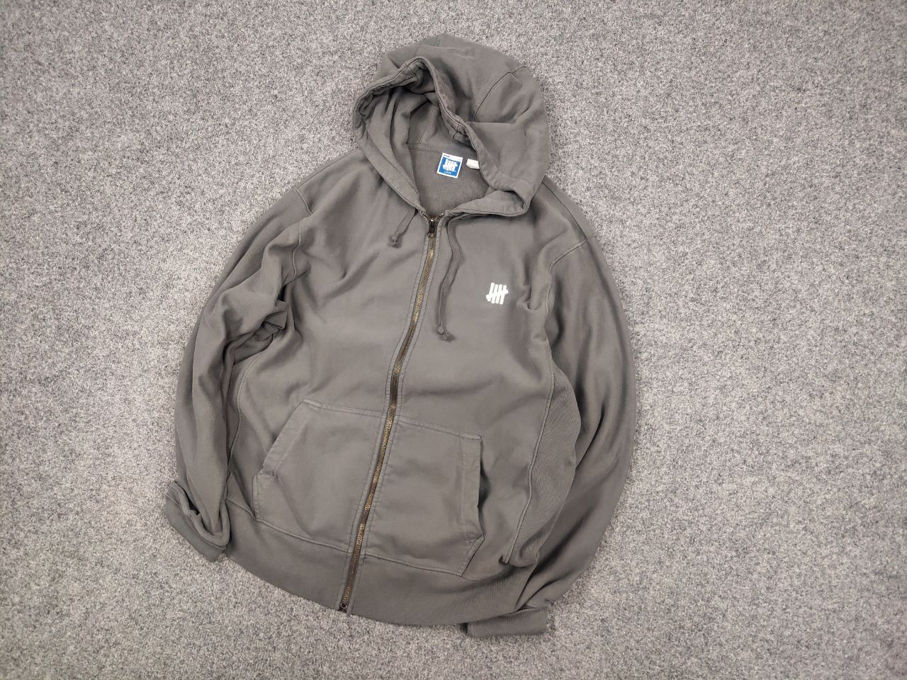 Undefeated Undefeated Zip up Gray Hoodie Big Embroidery Logo Size US L / EU 52-54 / 3 - 3 Thumbnail