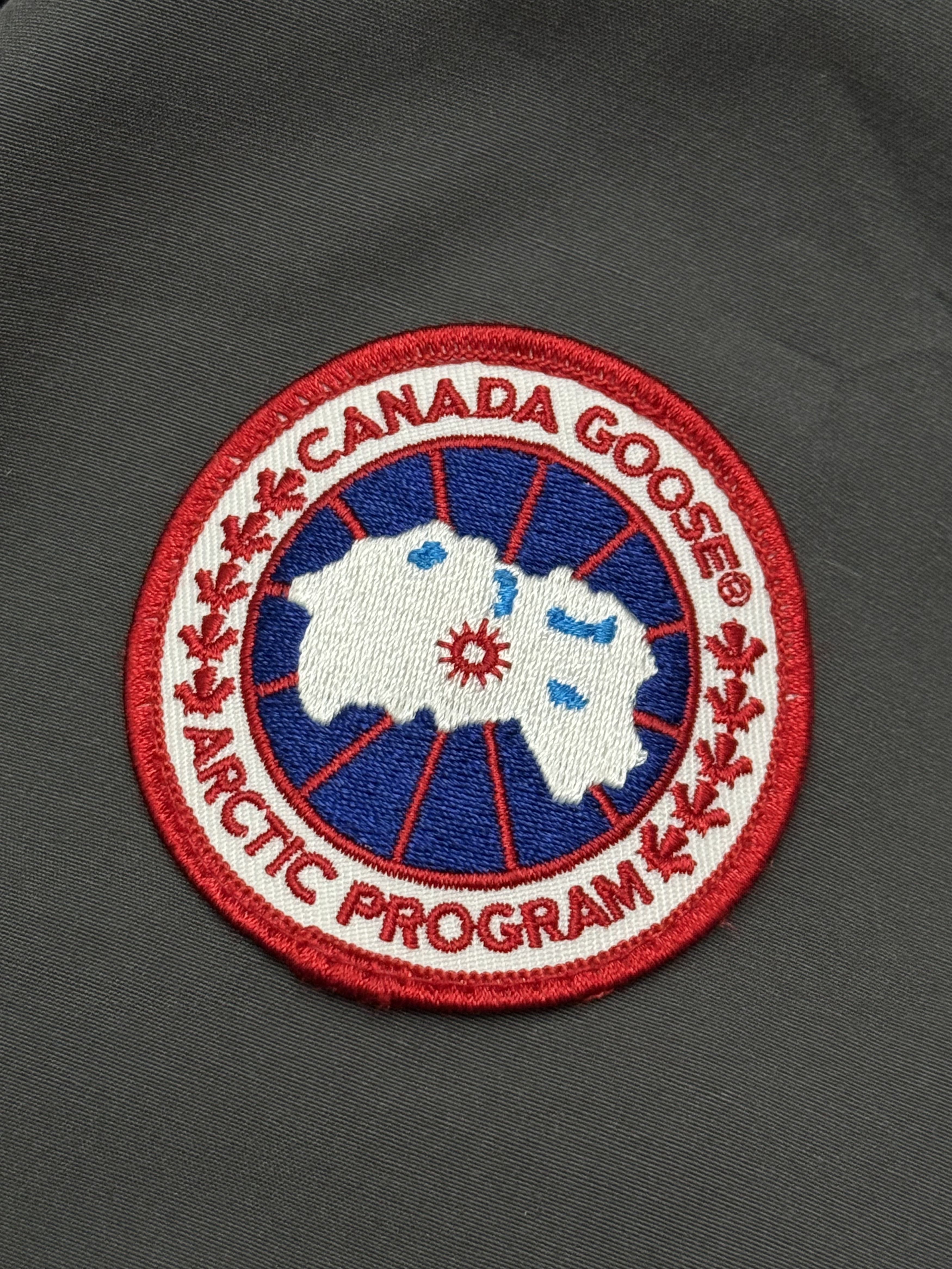 Canada Goose Chateau Parka Size US M / EU 48-50 / 2 - 8 Thumbnail