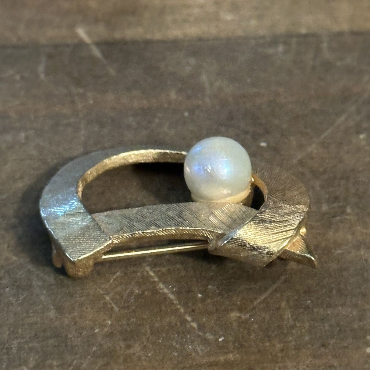 Other × Vintage Vintage Richelieu gold tone letter D pearl accent brooch Size ONE SIZE - 3 Thumbnail