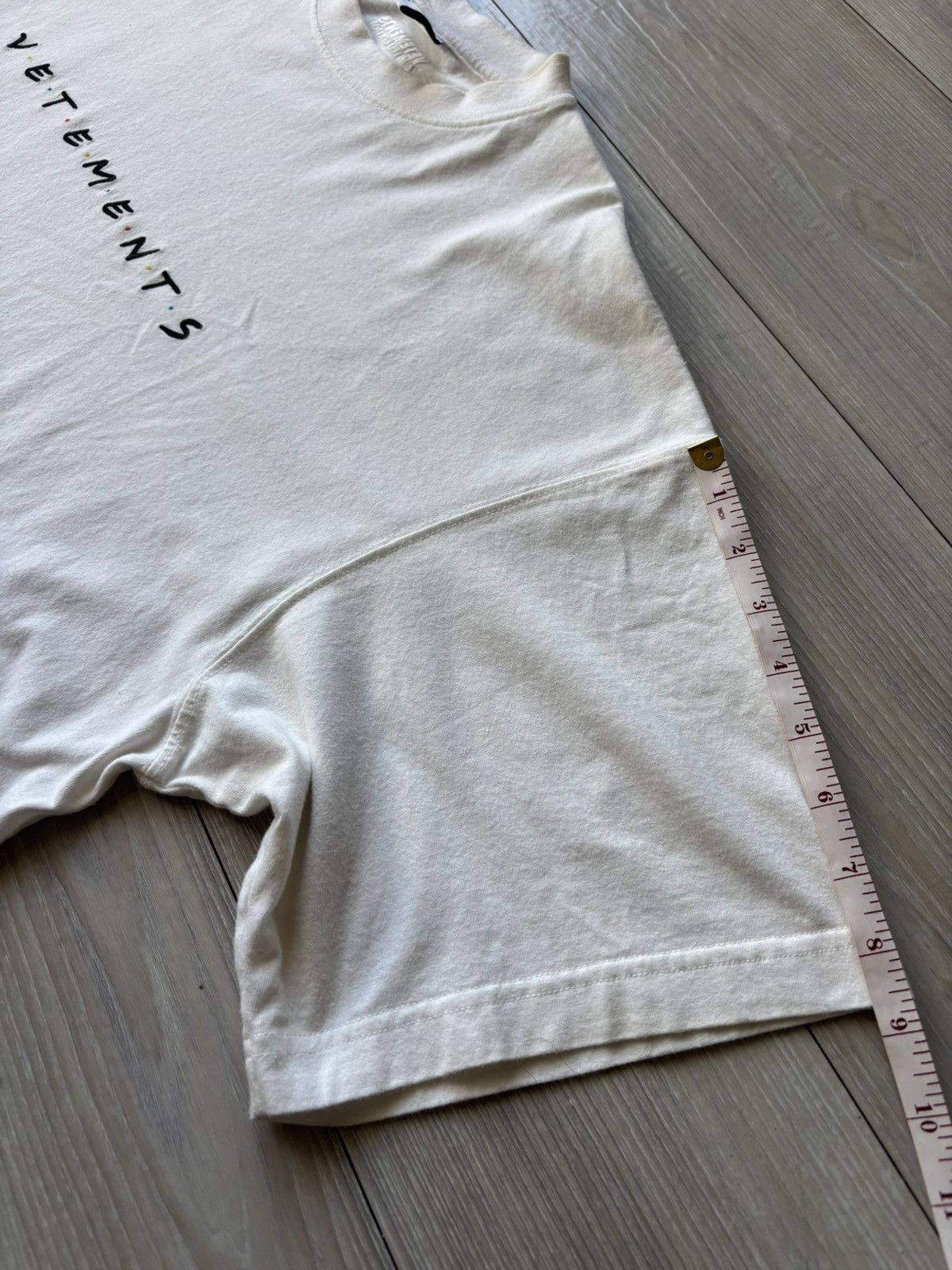 Vetements Vetements Friends Logo Embroidered White T - Shirt Size US XL / EU 56 / 4 - 14 Thumbnail