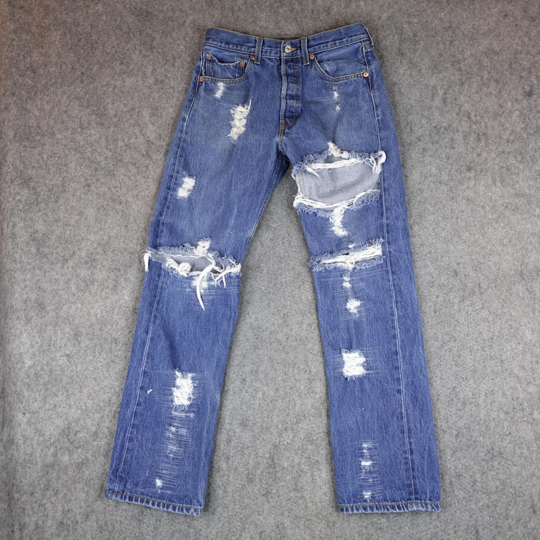 VINTAGE Levi's 501 Jeans Mens 31x32 Blue Distressed Button Fly Denim Pants Y2K