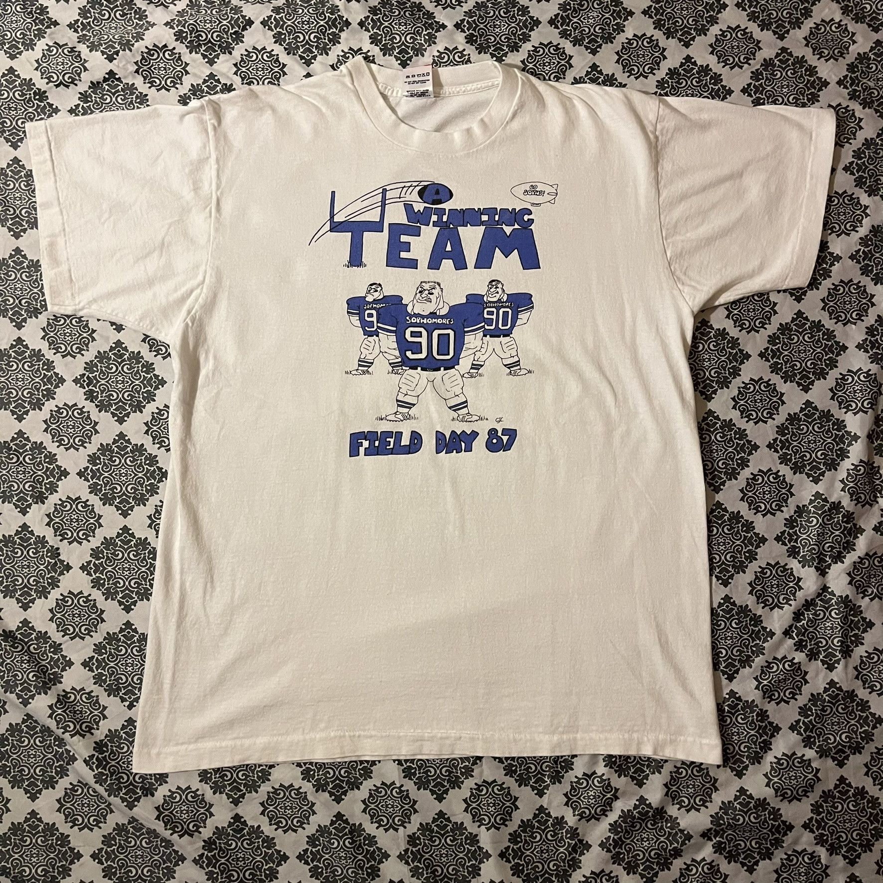 Fruit Of The Loom VTG 80s A Winning Team Field Day ‘87 Single Stitch Tee Size US XL / EU 56 / 4 - 2 Thumbnail