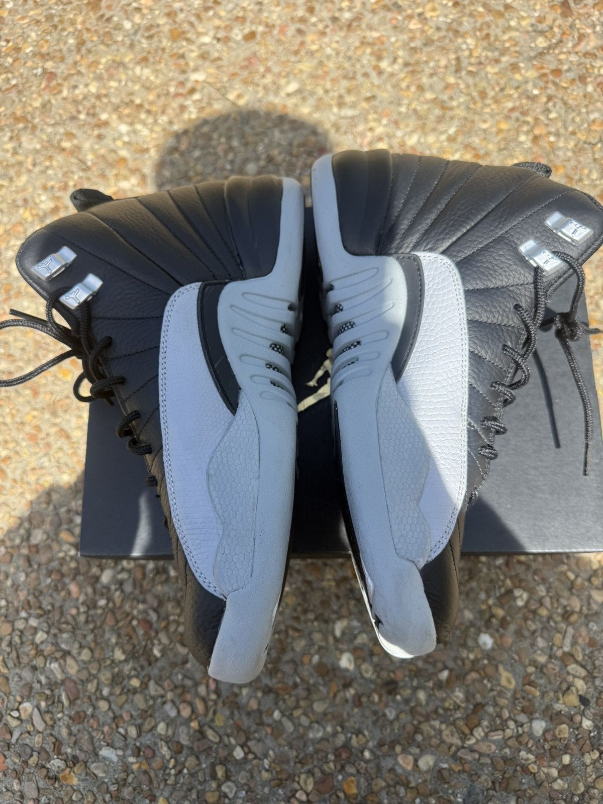 Jordan Brand Air Jordan 12 (Retro) (GS) Size US 7 / EU 40 - 2 Thumbnail