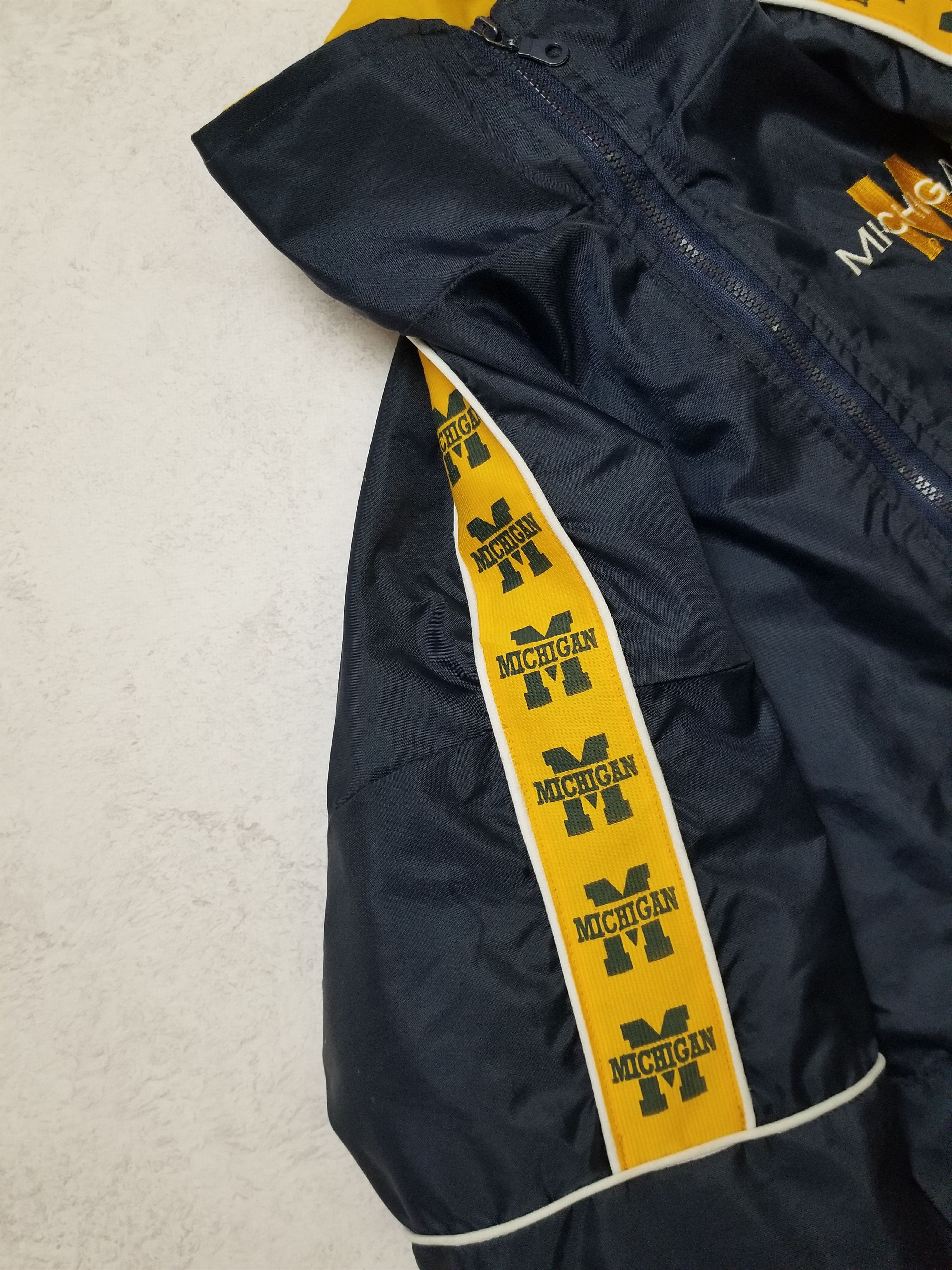 Other Vintage Michigan Wolverines Puffer Jacket Size US L / EU 52-54 / 3 - 14 Thumbnail