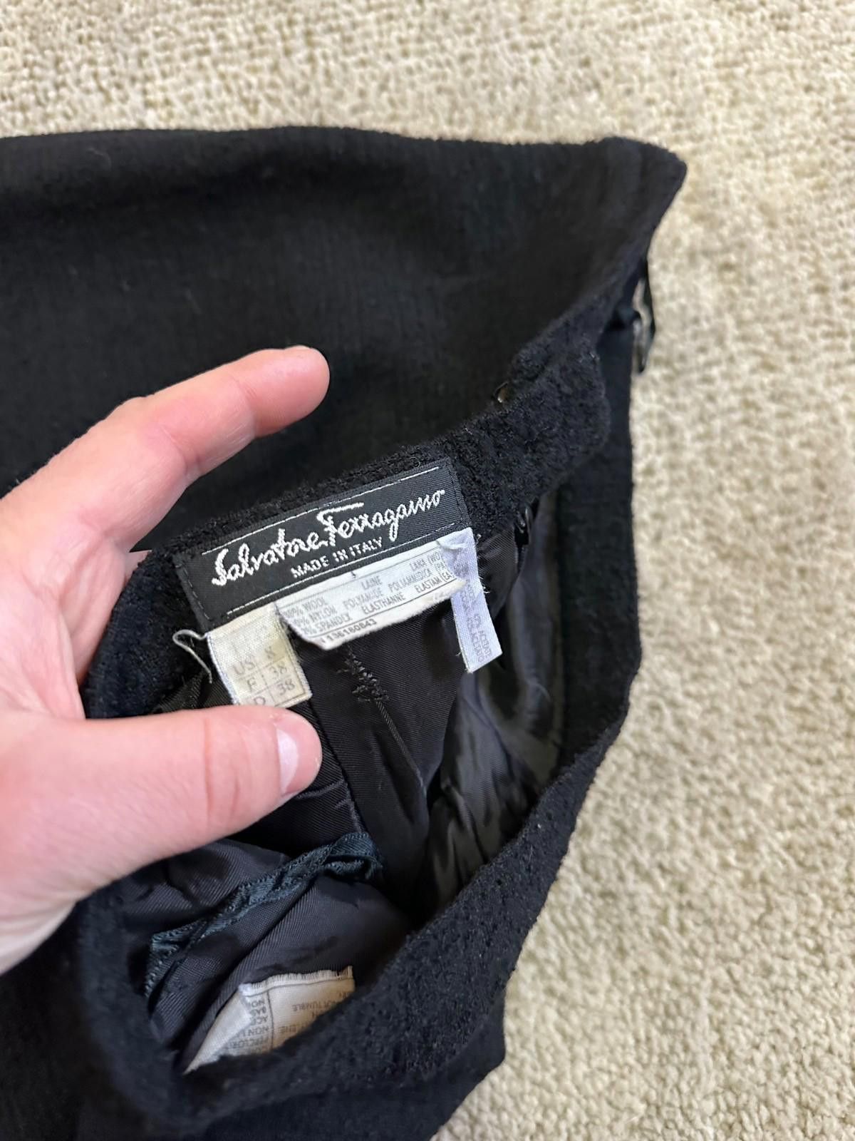 Salvatore Ferragamo Salvatore Ferragamo Wool Skirt Sz IT 42 Size 28" / US 6 / IT 42 - 6 Thumbnail