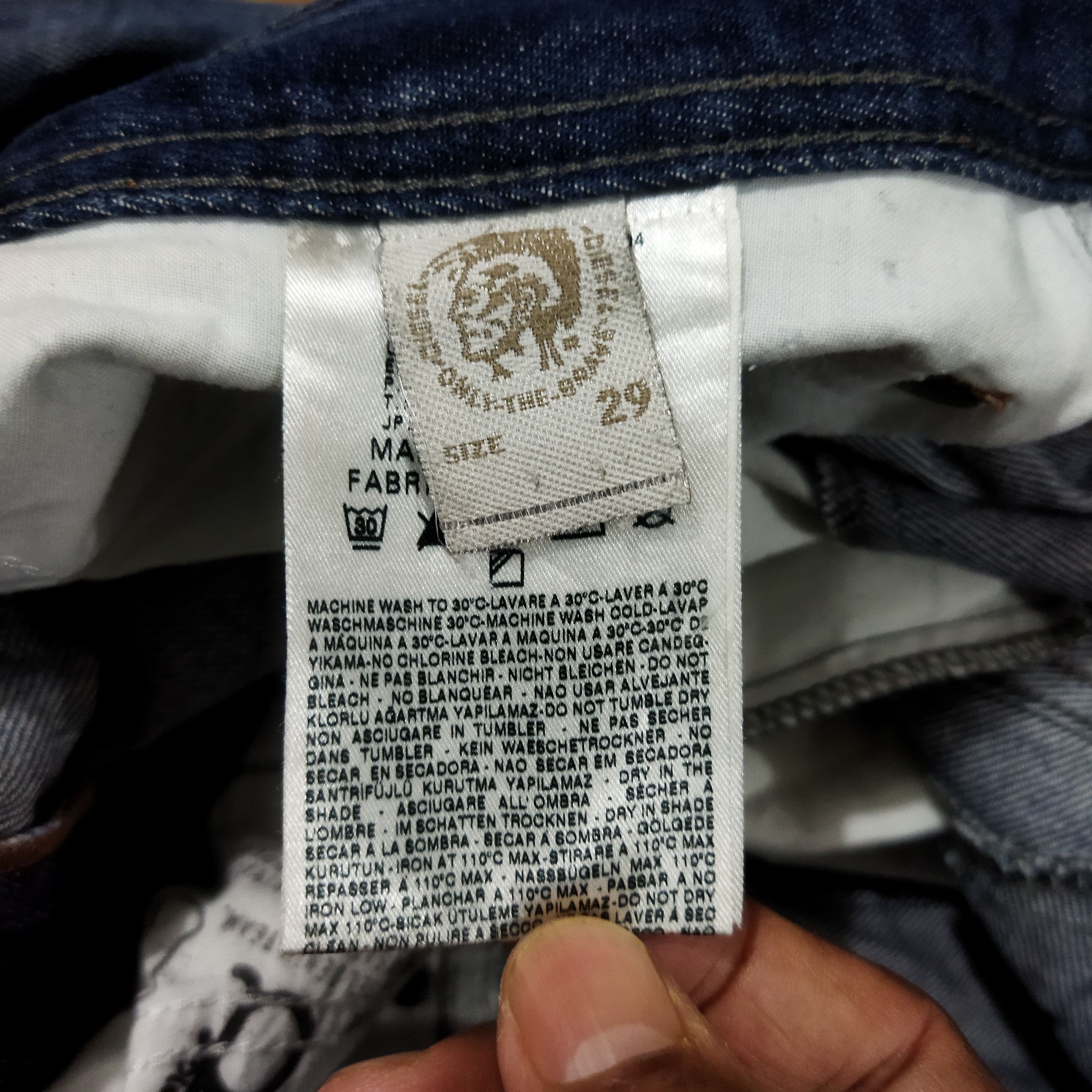 Diesel VINTAGE DIESEL DISTRESSED BLUE JEANS PANTS Size US 31 - 12 Thumbnail