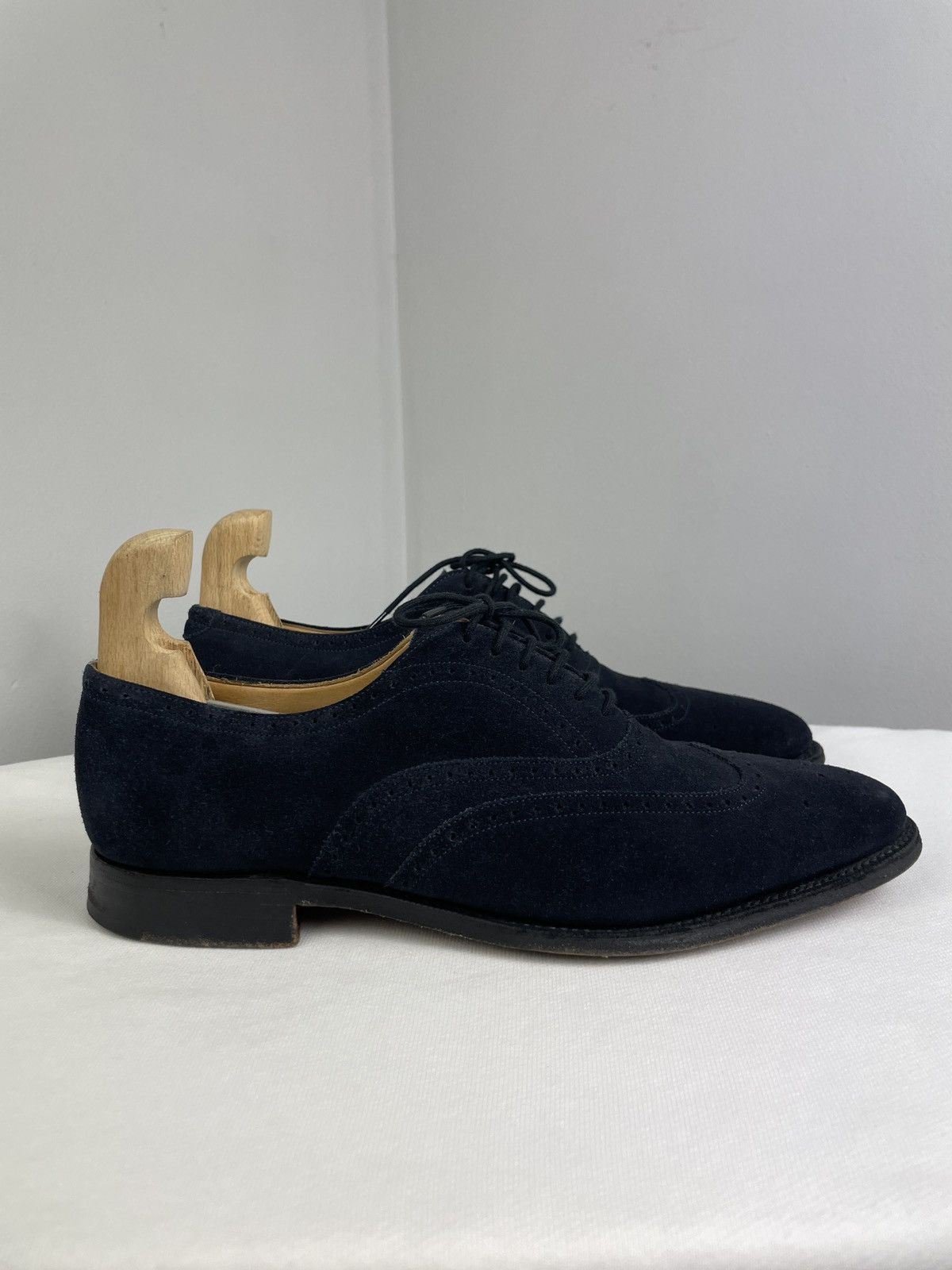 Church's Church’s Berlin Navy Suede Wingtip Brogues UK 8.5 F Size US 9.5 / EU 42-43 - 2 Thumbnail