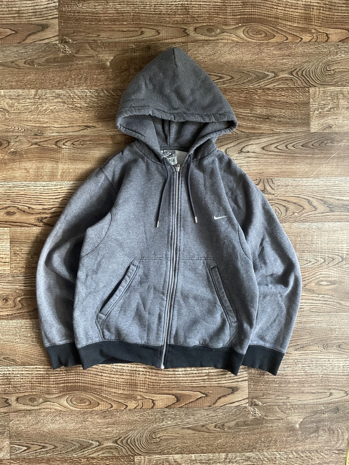 Nike × Vintage ⛩️ Vintage Nike Hoodie Small Logo Faded Basic Oversize Baggy Size US S / EU 44-46 / 1 - 1 Thumbnail