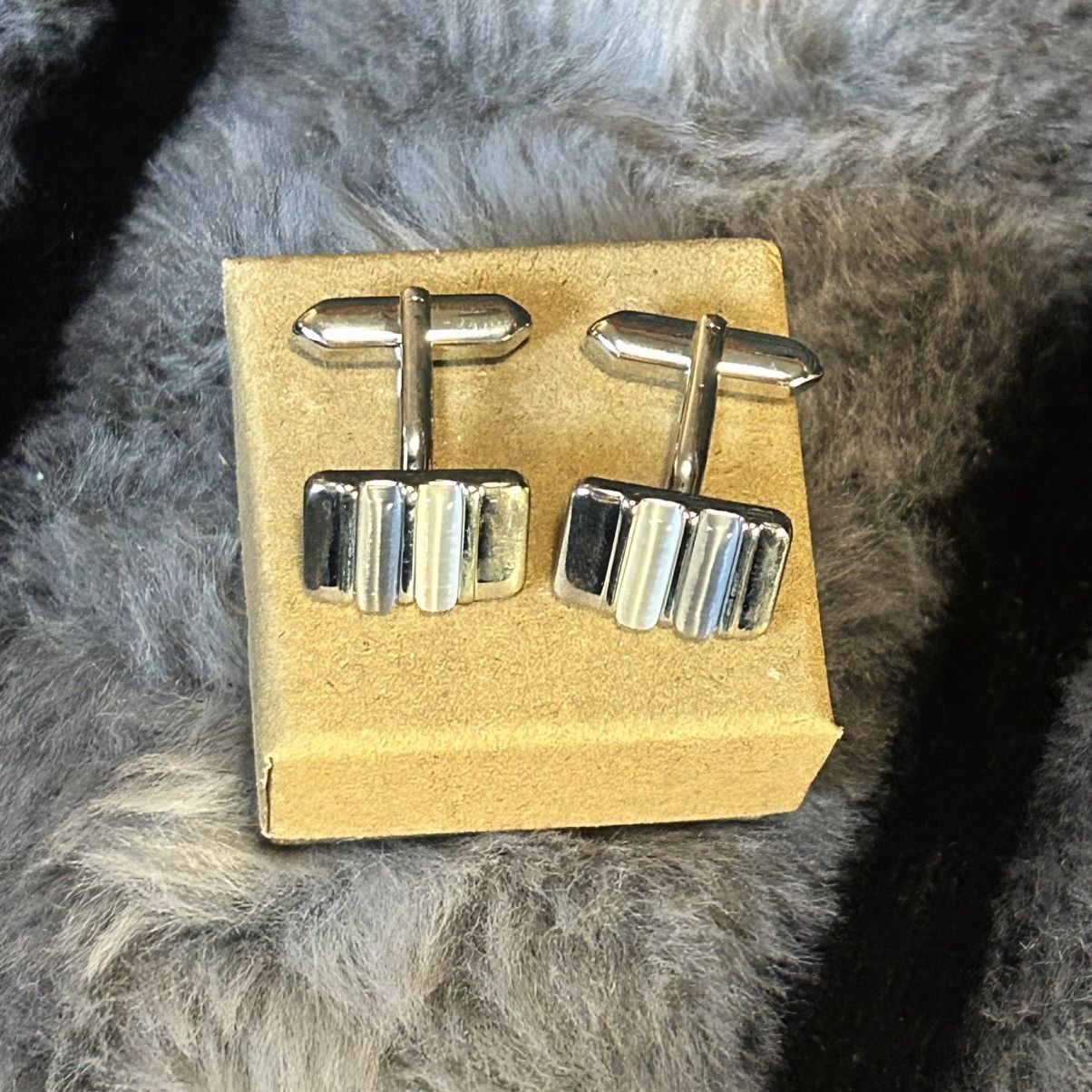 Vintage Modern gentleman’s cat eye glass bar tilt style cuff links Size ONE SIZE - 10 Thumbnail