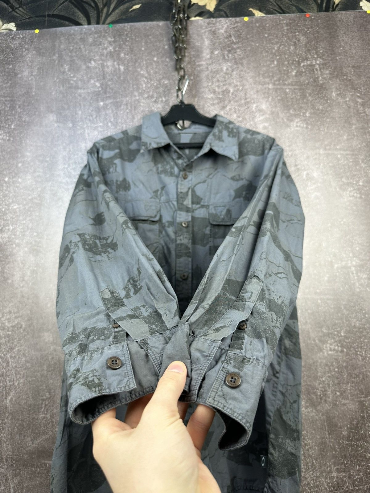 Oakley Rare Vintage Oakley Avant Garde Abstract Button Up Shirt Size US XL / EU 56 / 4 - 4 Thumbnail