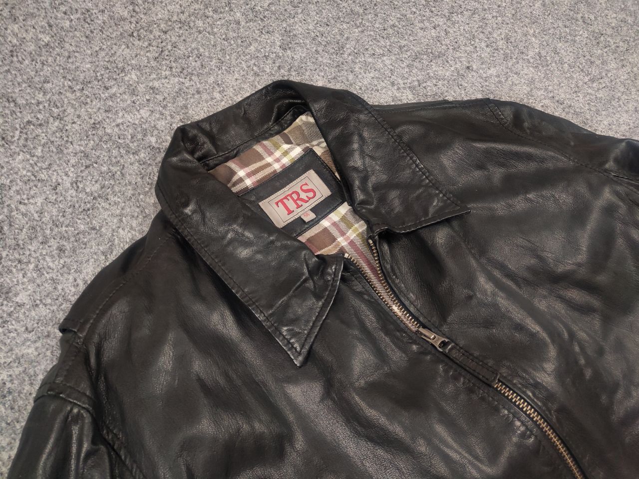 Vintage Vintage TRS leather bomber Jacket A-2 USAF Pilot Aviator USA Size US L / EU 52-54 / 3 - 6 Thumbnail