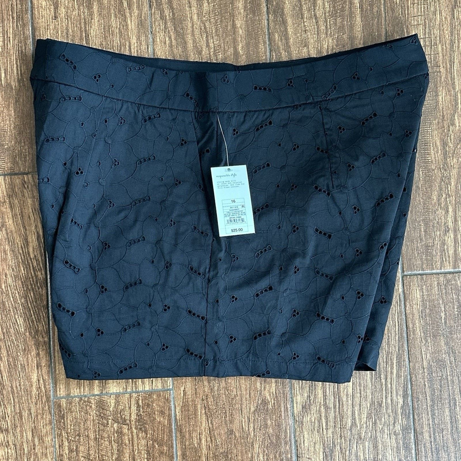 Other A New Day Women's High-Rise Pleated Eyelet Cotton Short 16 Size 38" / US 16 / IT 52 - 4 Thumbnail