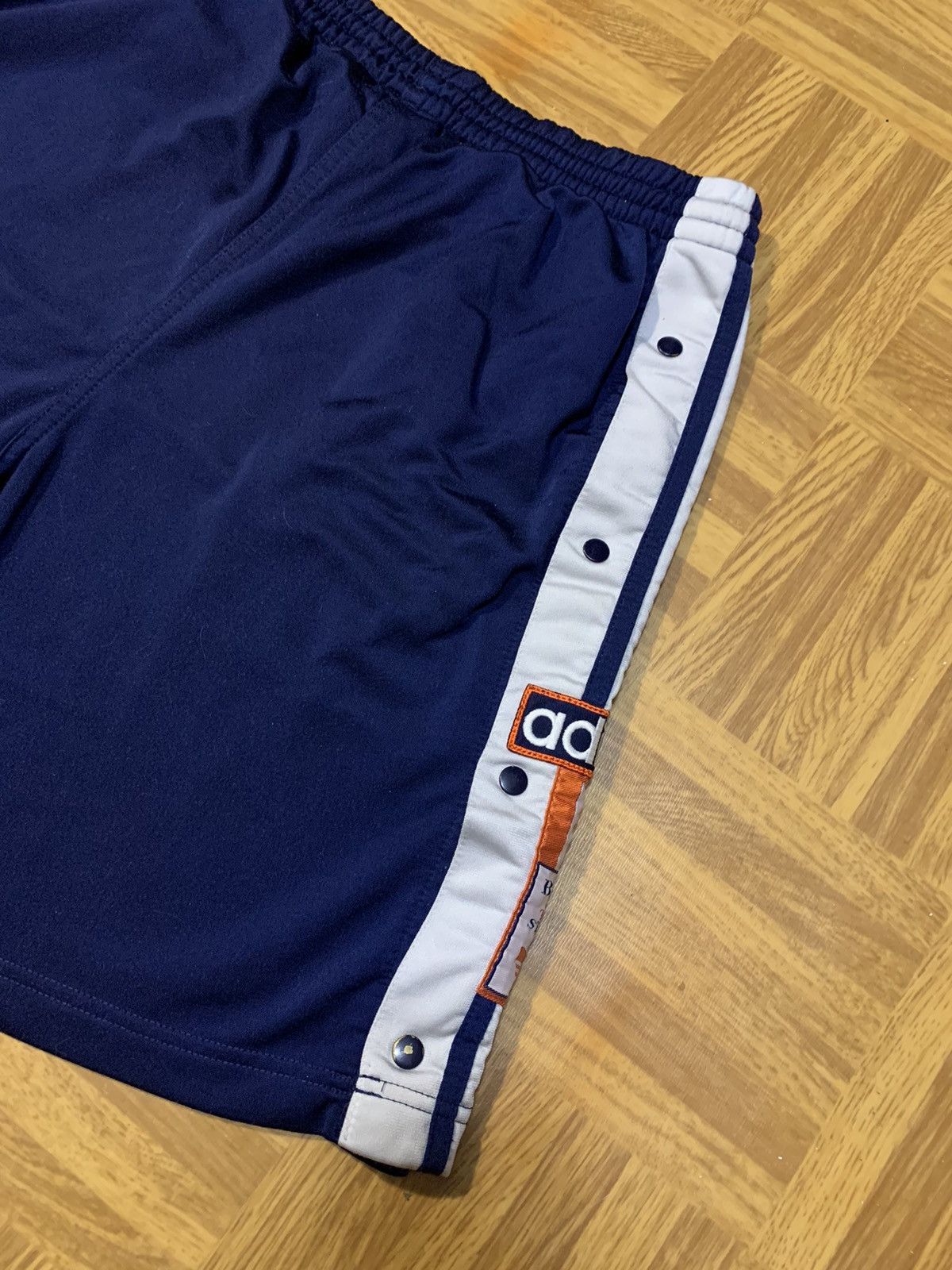 Adidas × Vintage Adidas Vintage Shorts Button Size M Navy Y2K Big Logo Size US 32 / EU 48 - 8 Thumbnail