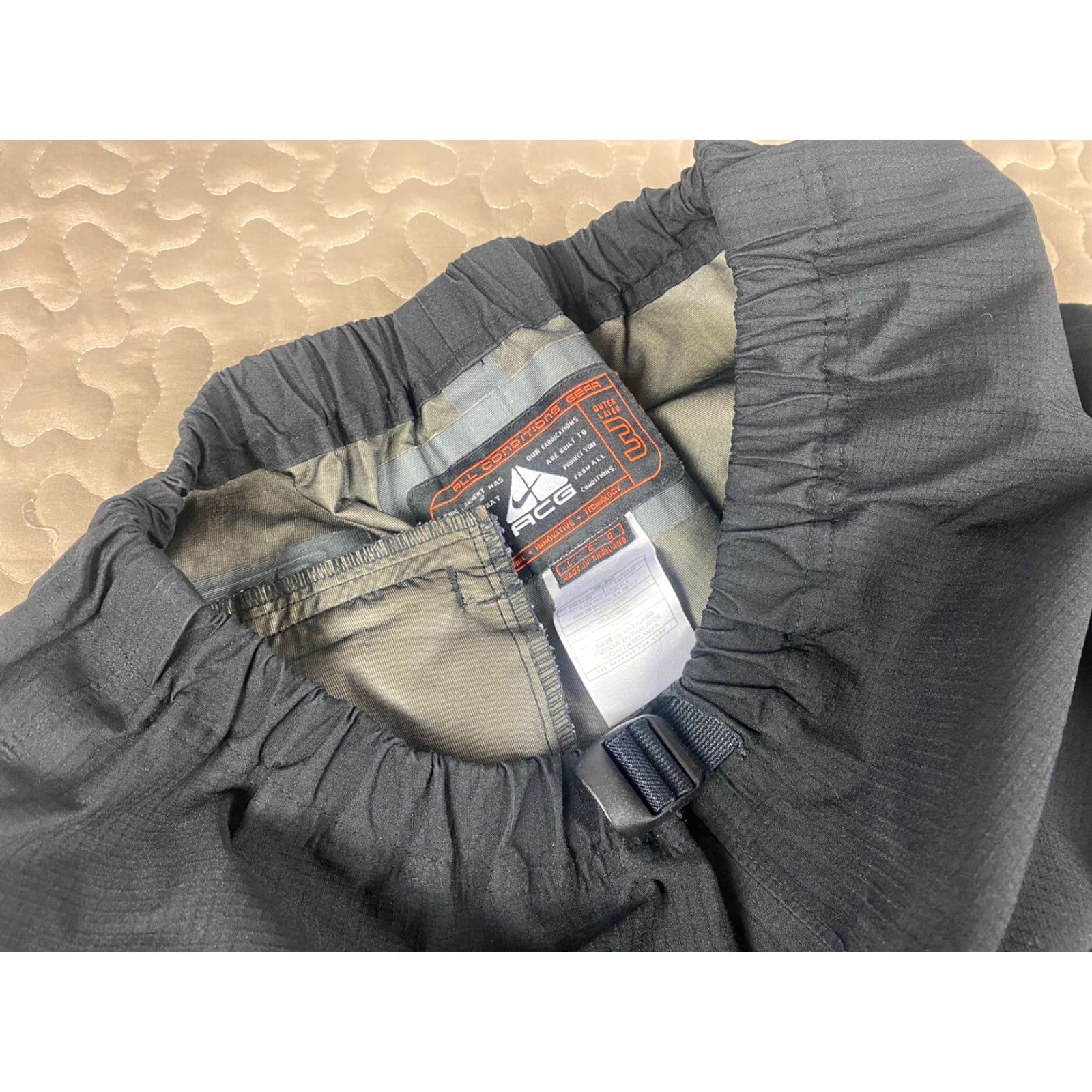 Nike ACG VINTAGE Nike ACG All Condition Gear Jogger Pants Mens L Black Nike ACG Windbreaker Jogger Pants Mens L Black Size US 33 - 4 Thumbnail