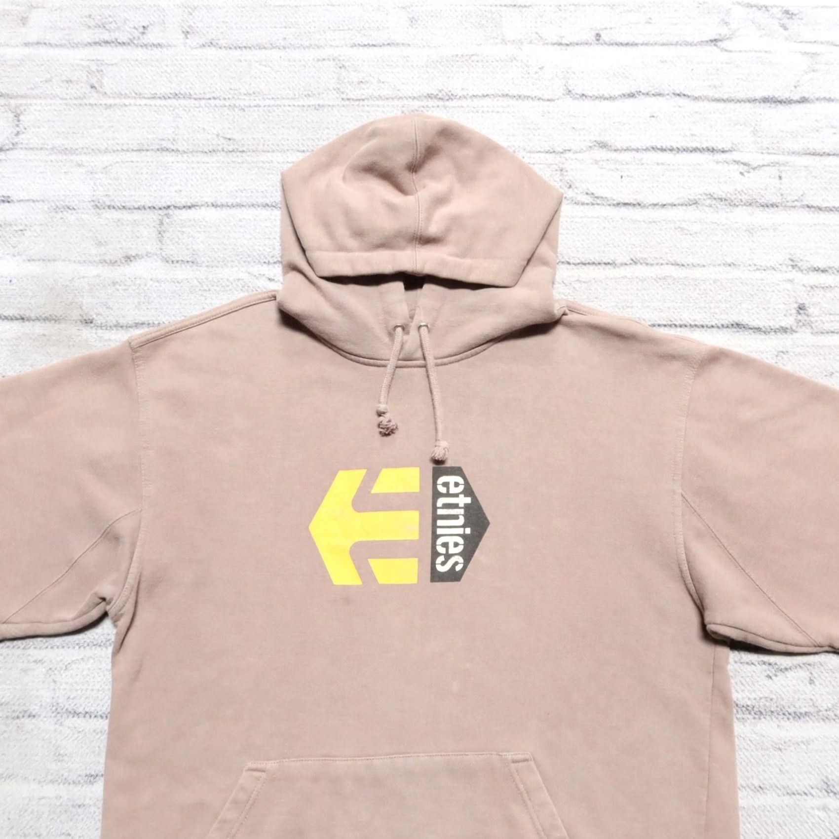 Etnies VINTAGE Etnies Logo Hoody Sweatshirt Shirt Mens M Tan Y2K 00s Skate Skateboard Size US M / EU 48-50 / 2 - 4 Thumbnail