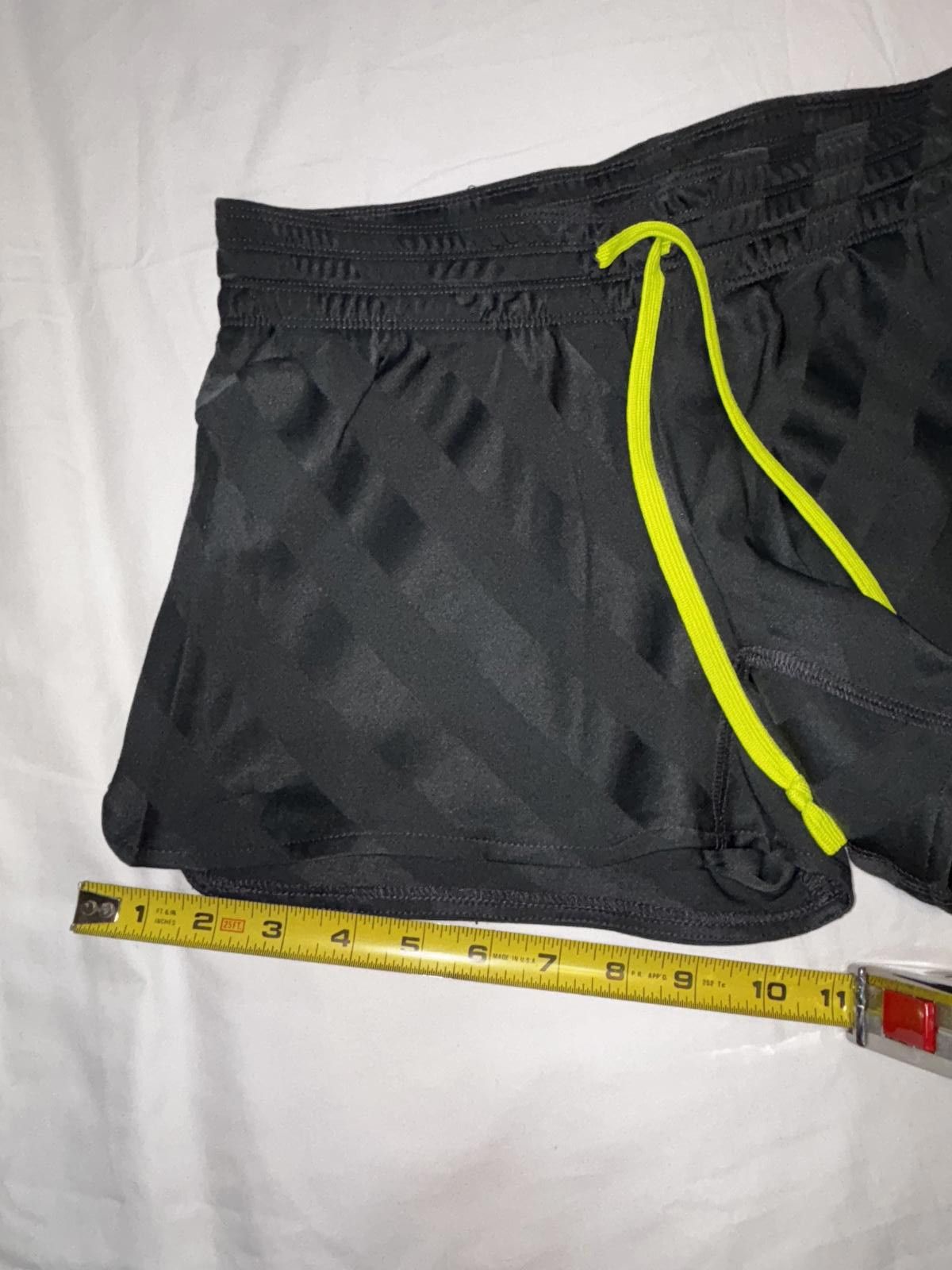 Nike Womens Nike Dri-FIT Gray Running Shorts with Neon Accents Size 28" / US 6 / IT 42 - 8 Thumbnail