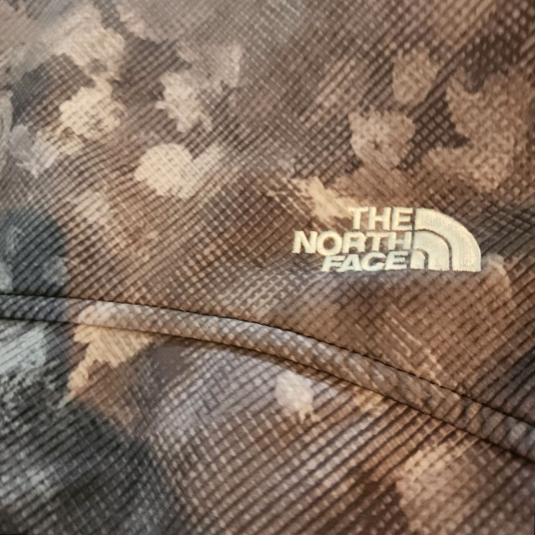 The North Face The North Face Soft Shell Jacket Womens XS Gray Camouflage Zip Windbreaker Regular Mid-Length Long Sleeve Size XS / US 0-2 / IT 36-38 - 5 Thumbnail