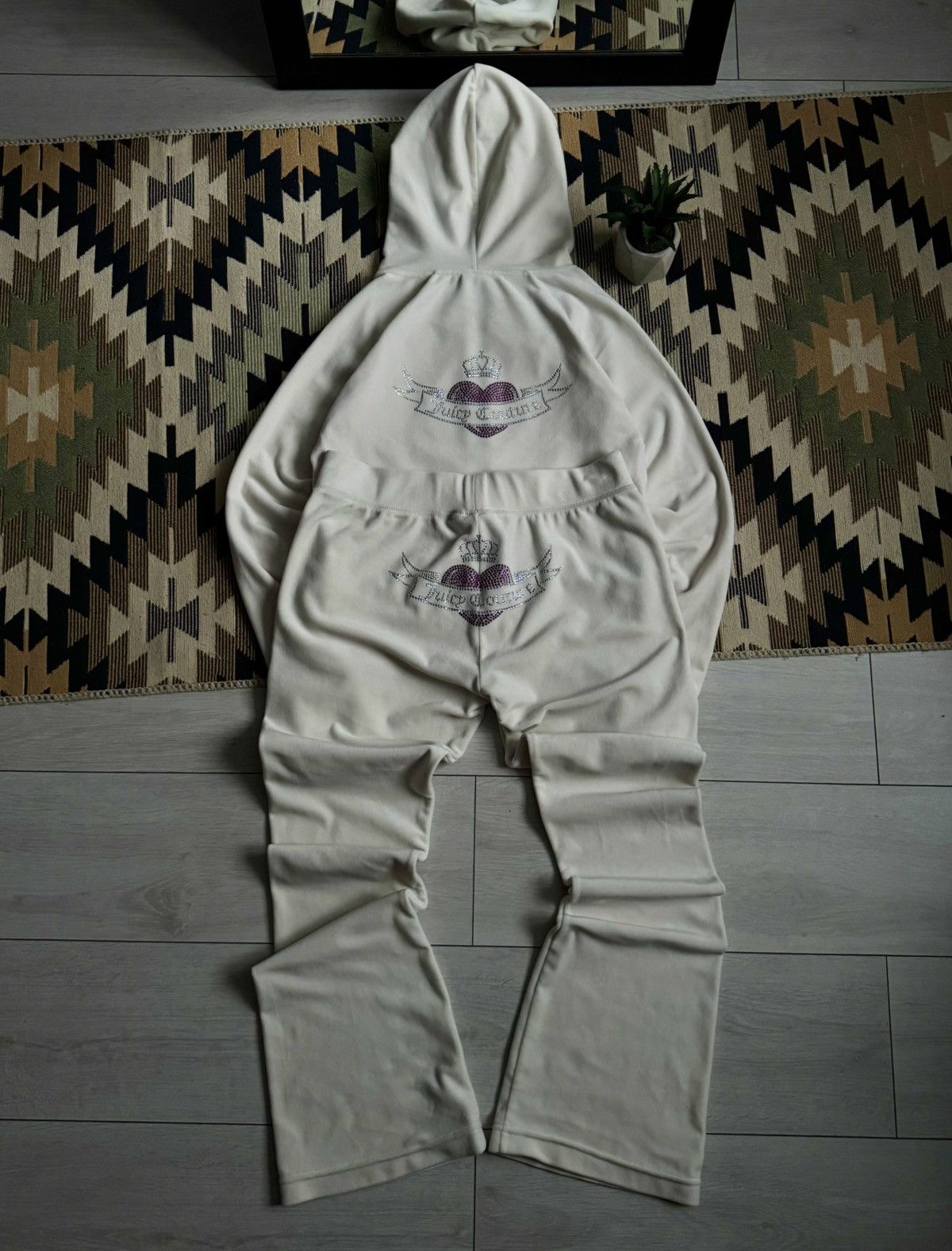 Juicy Couture Juicy Couture Velour Y2K Suit Size M / US 6-8 / IT 42-44 - 1 Thumbnail